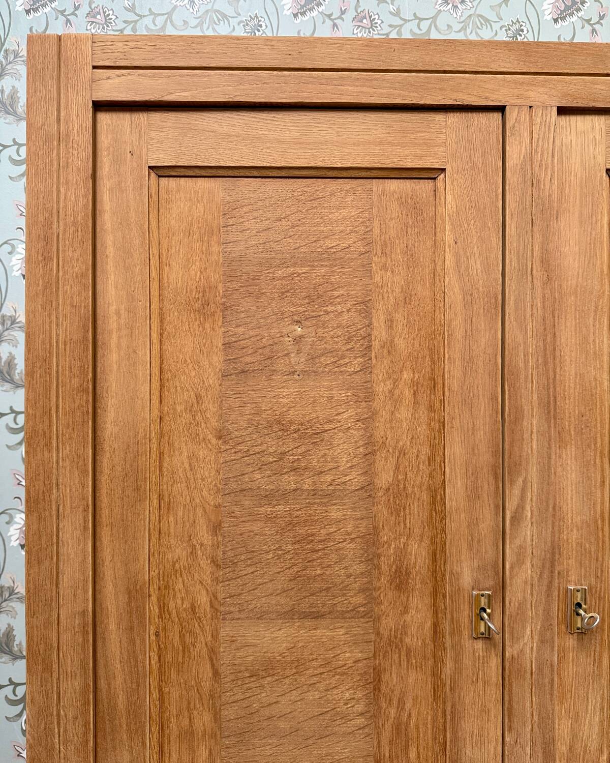 Oak wardrobe (renovated)