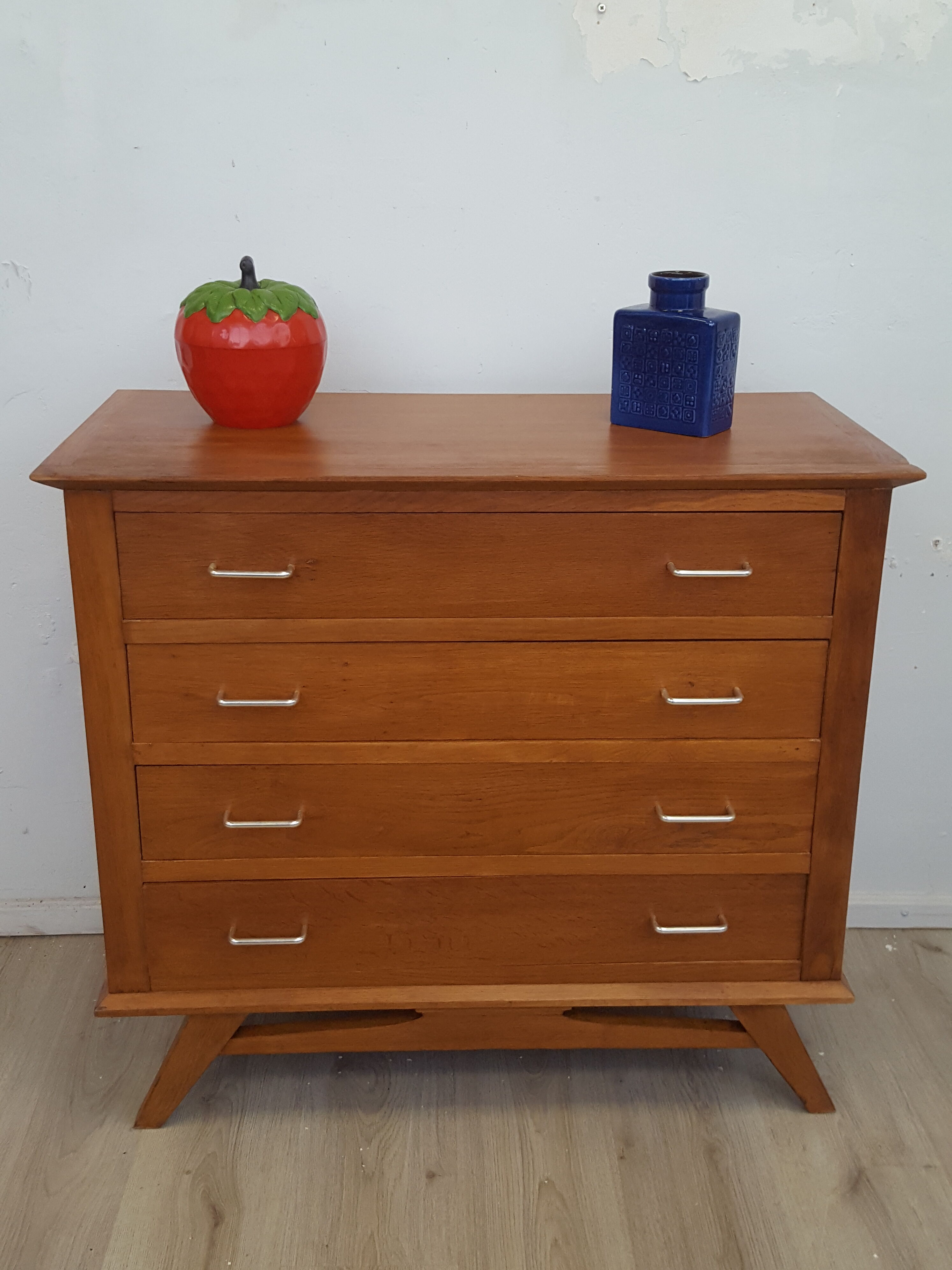 Vintage chest of drawers