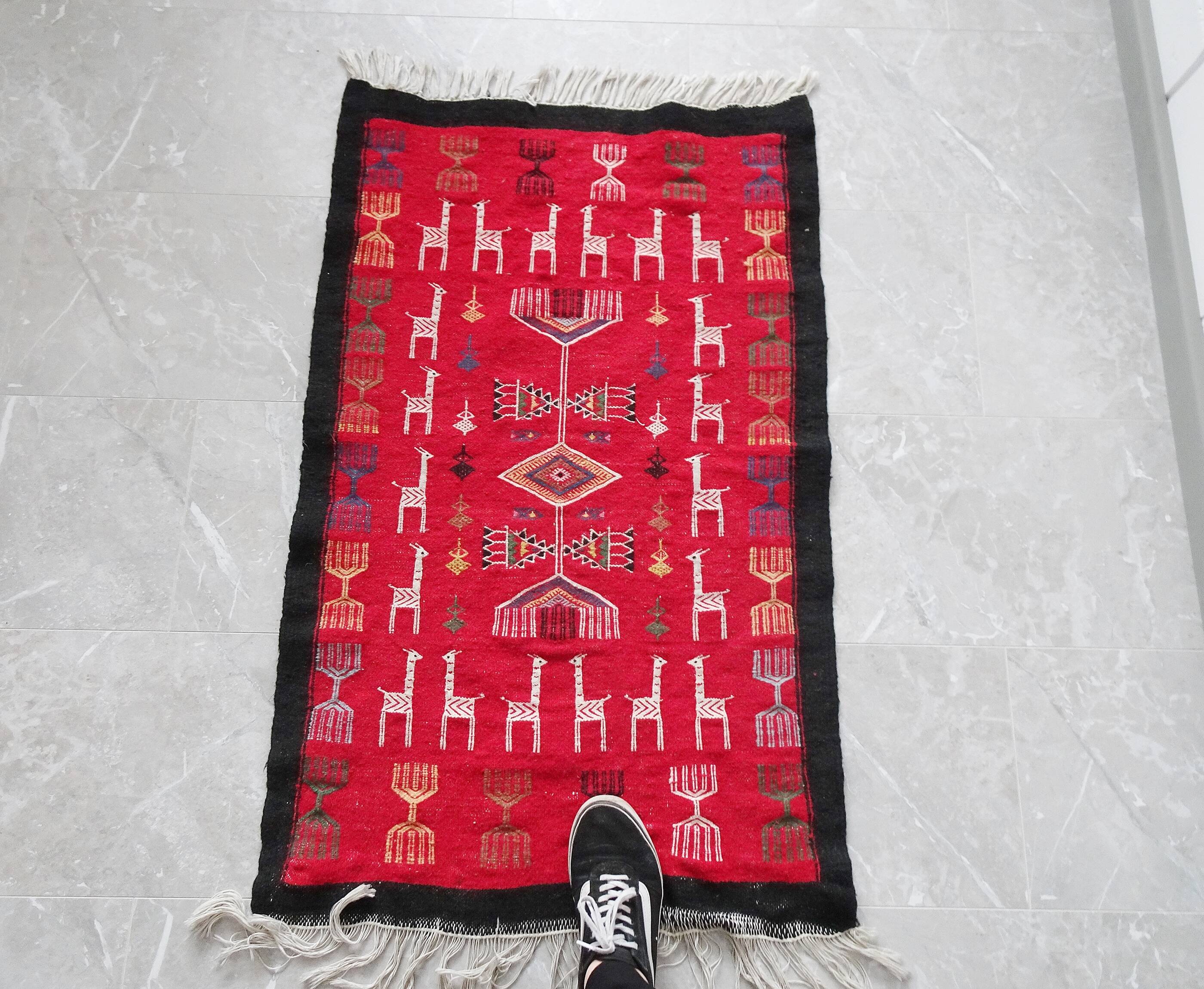 Tapis en laine tissé à la main avec motif d'alpaga de lama 64x102cm