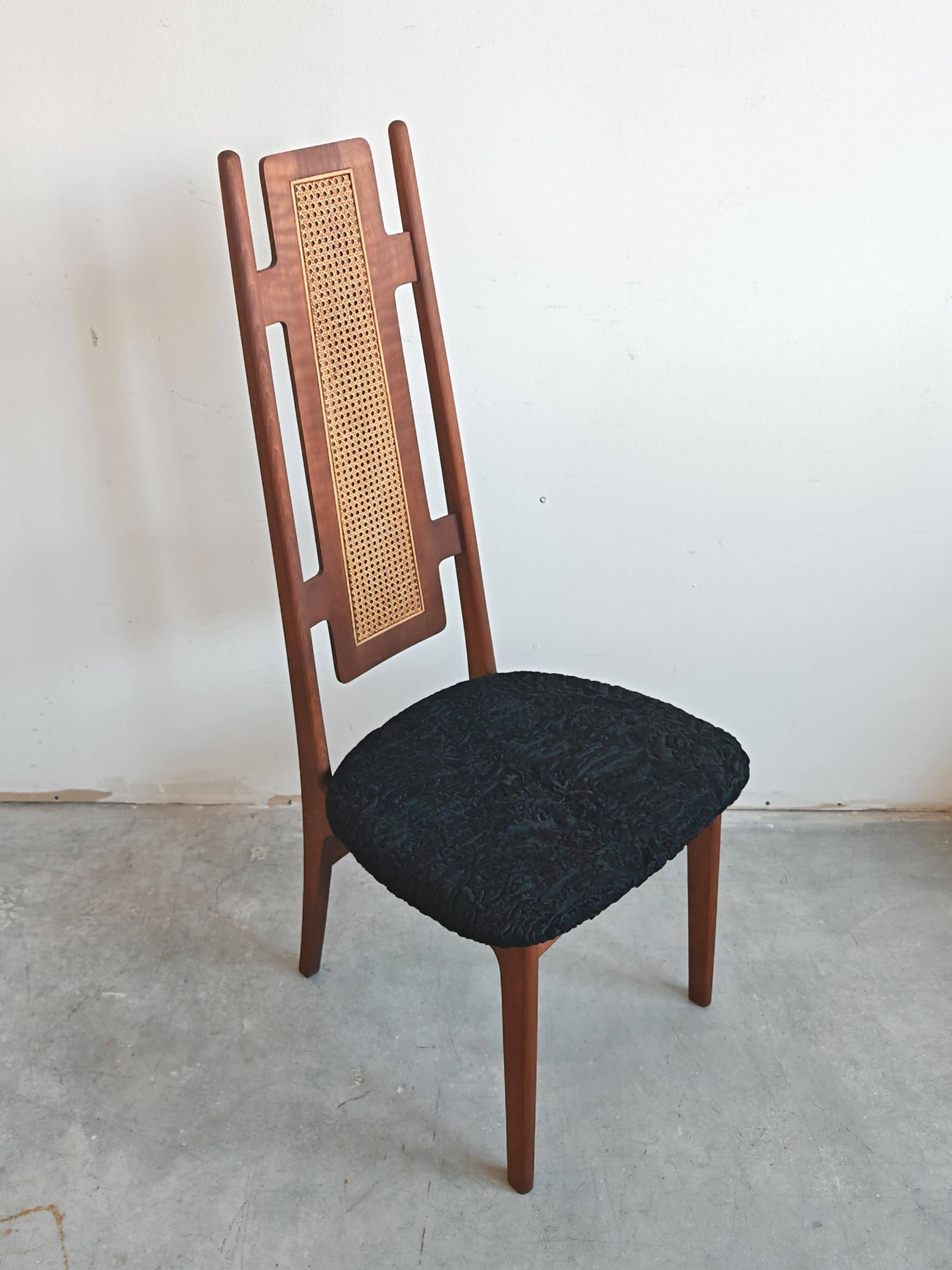 Paire de chaises mid-century en peau d'agneau Astrakan