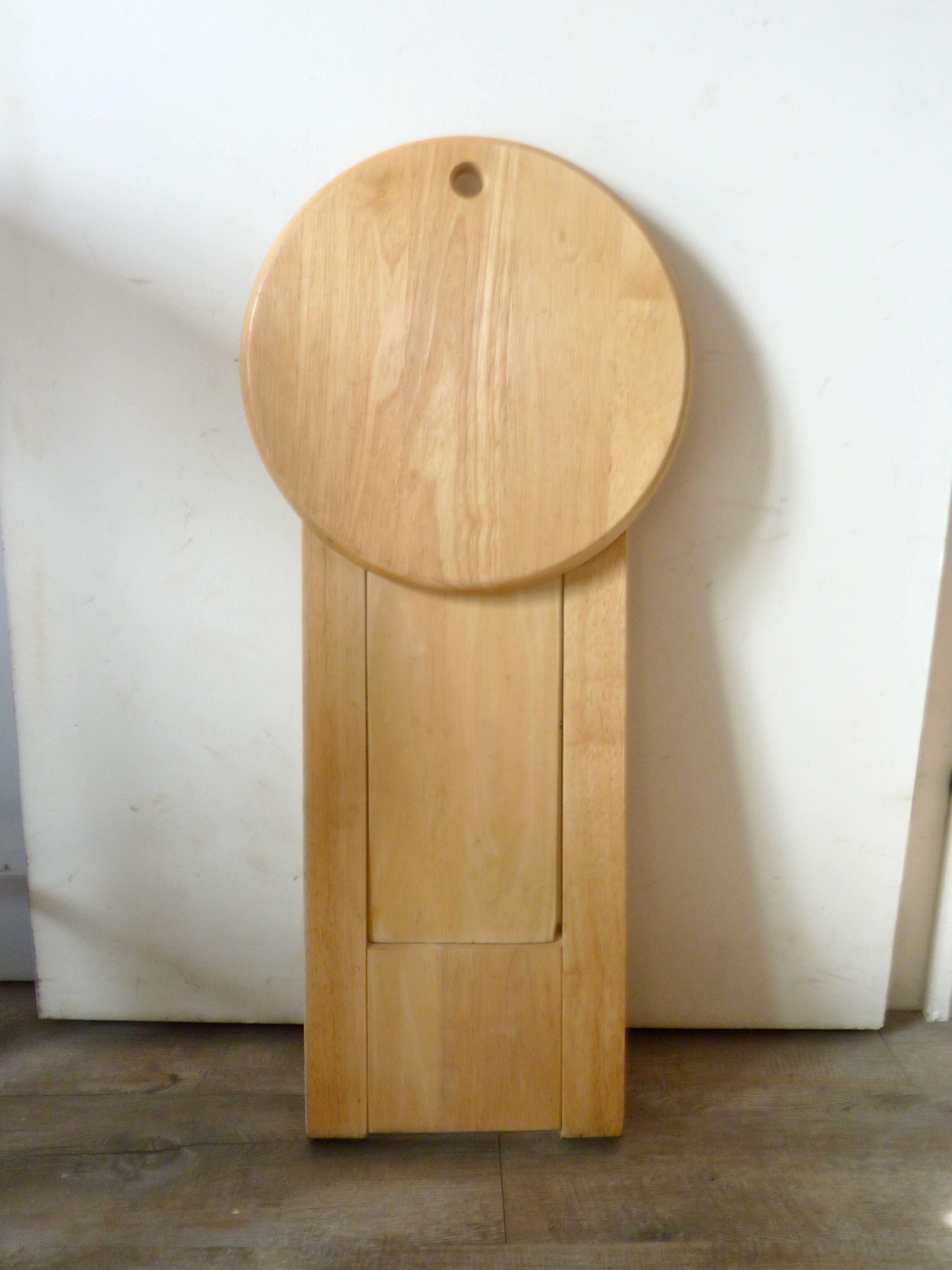 Folding stool model "suzy" design Adrian Reed