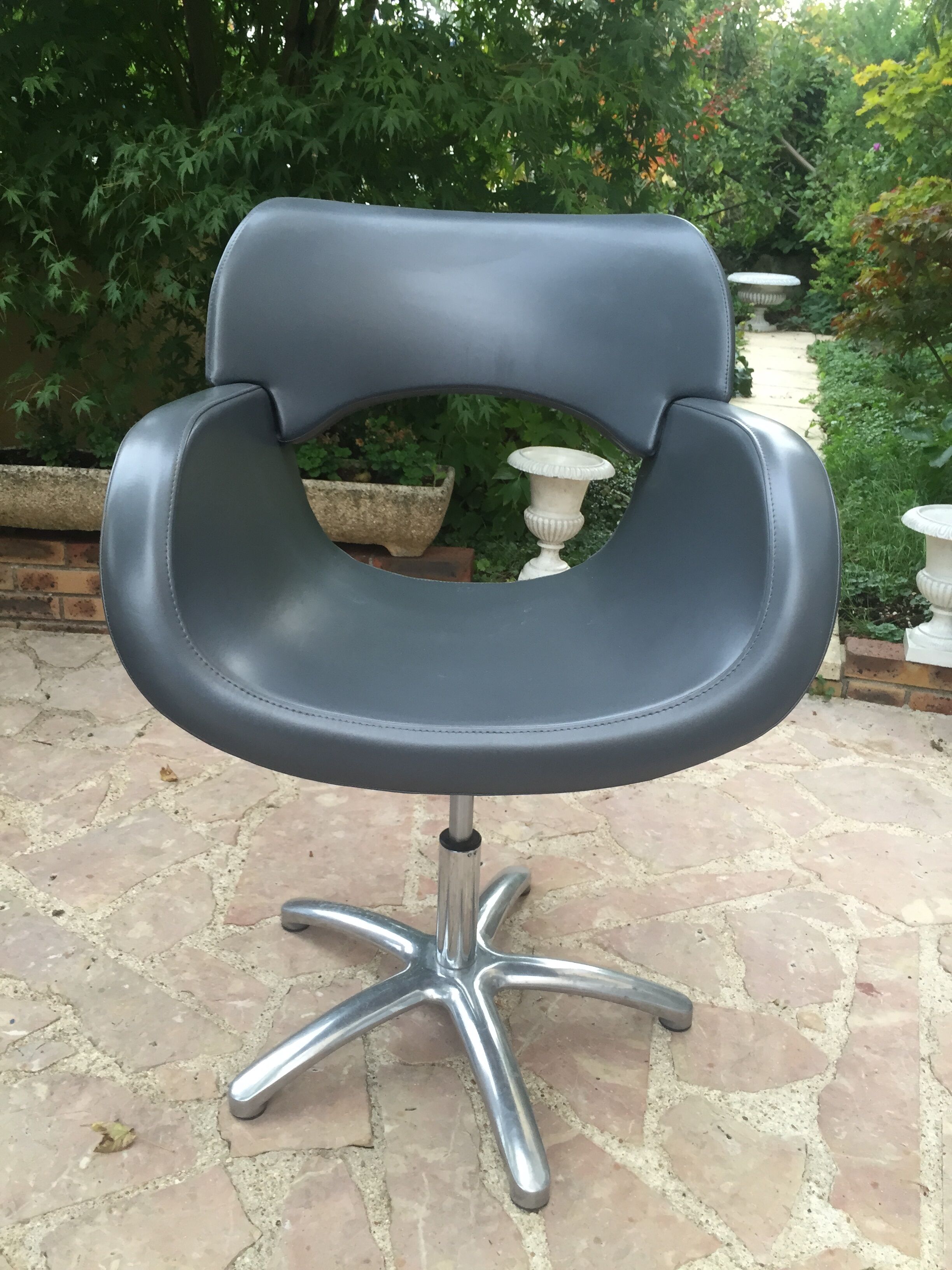 Fauteuil en skai Maletti