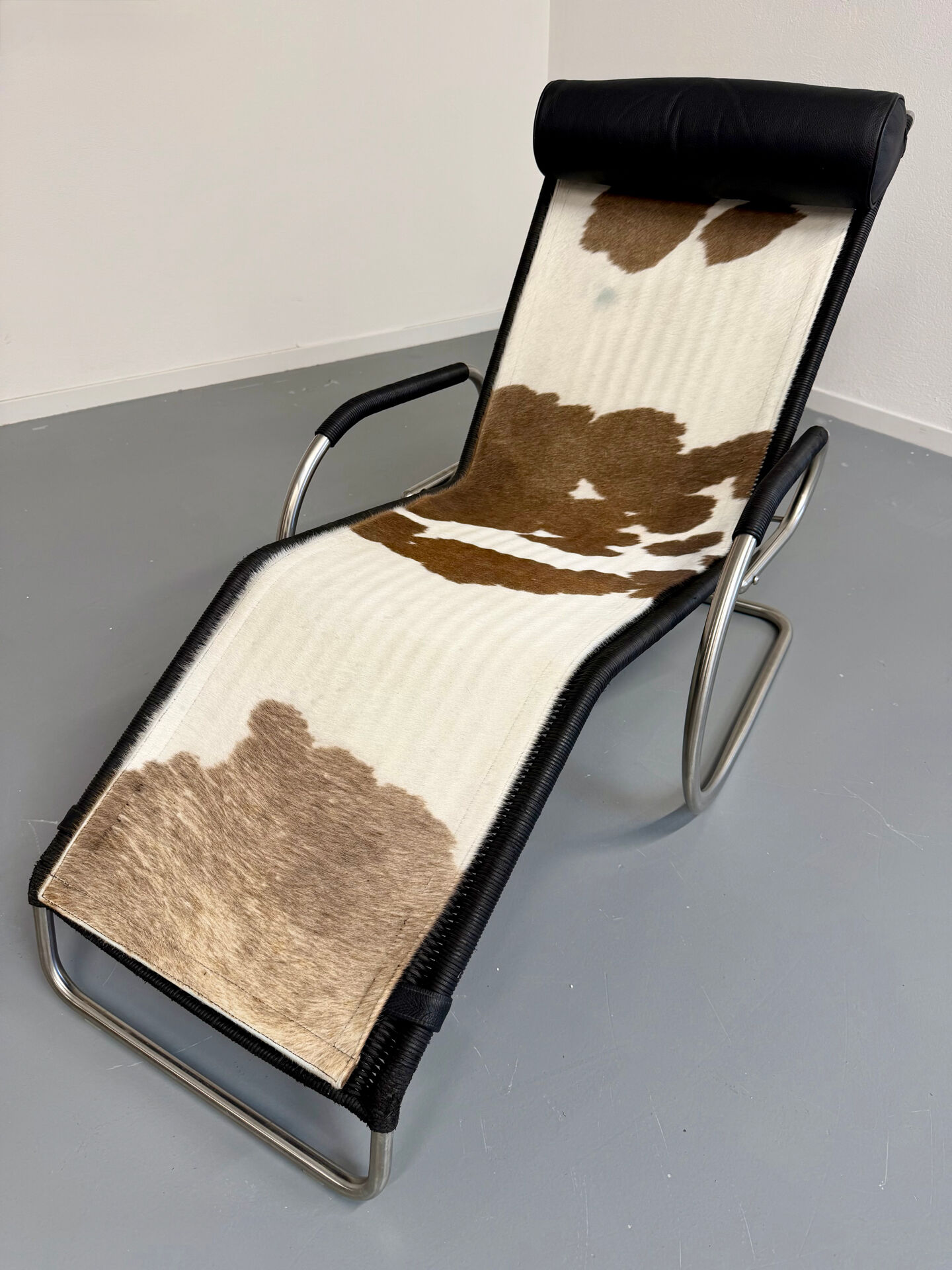 Fauteuil Lounge design Tecta par Mies Van Der Rohe réglable vintage