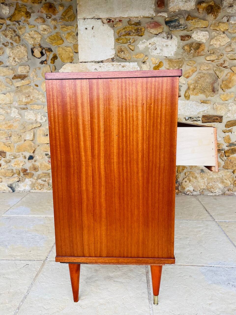 Vintage teak chest of drawers with 4 drawers, circa 1960s/1970s.