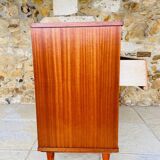 Vintage teak chest of drawers with 4 drawers, circa 1960s/1970s.