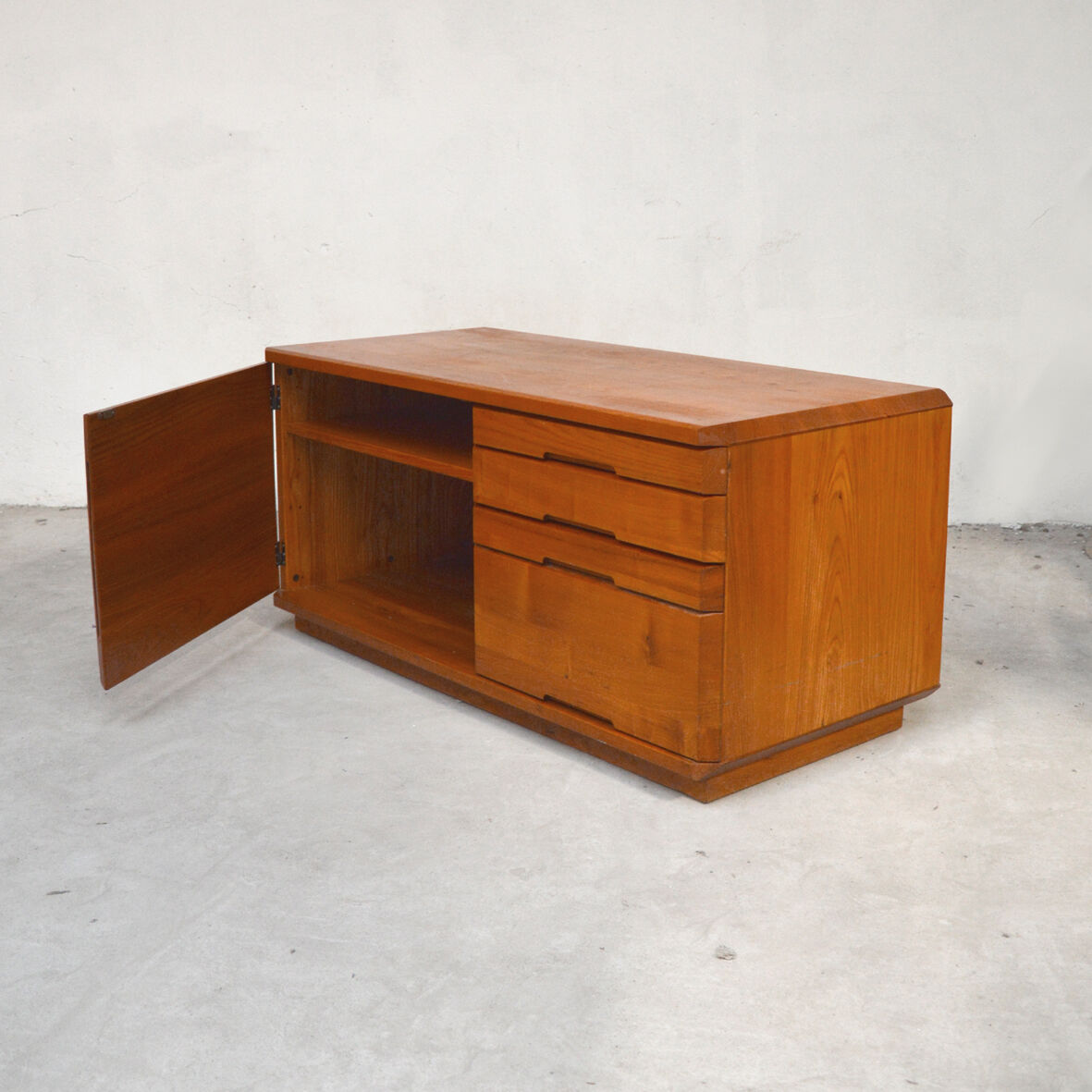 R40 sideboard by Pierre Chapo, 1970