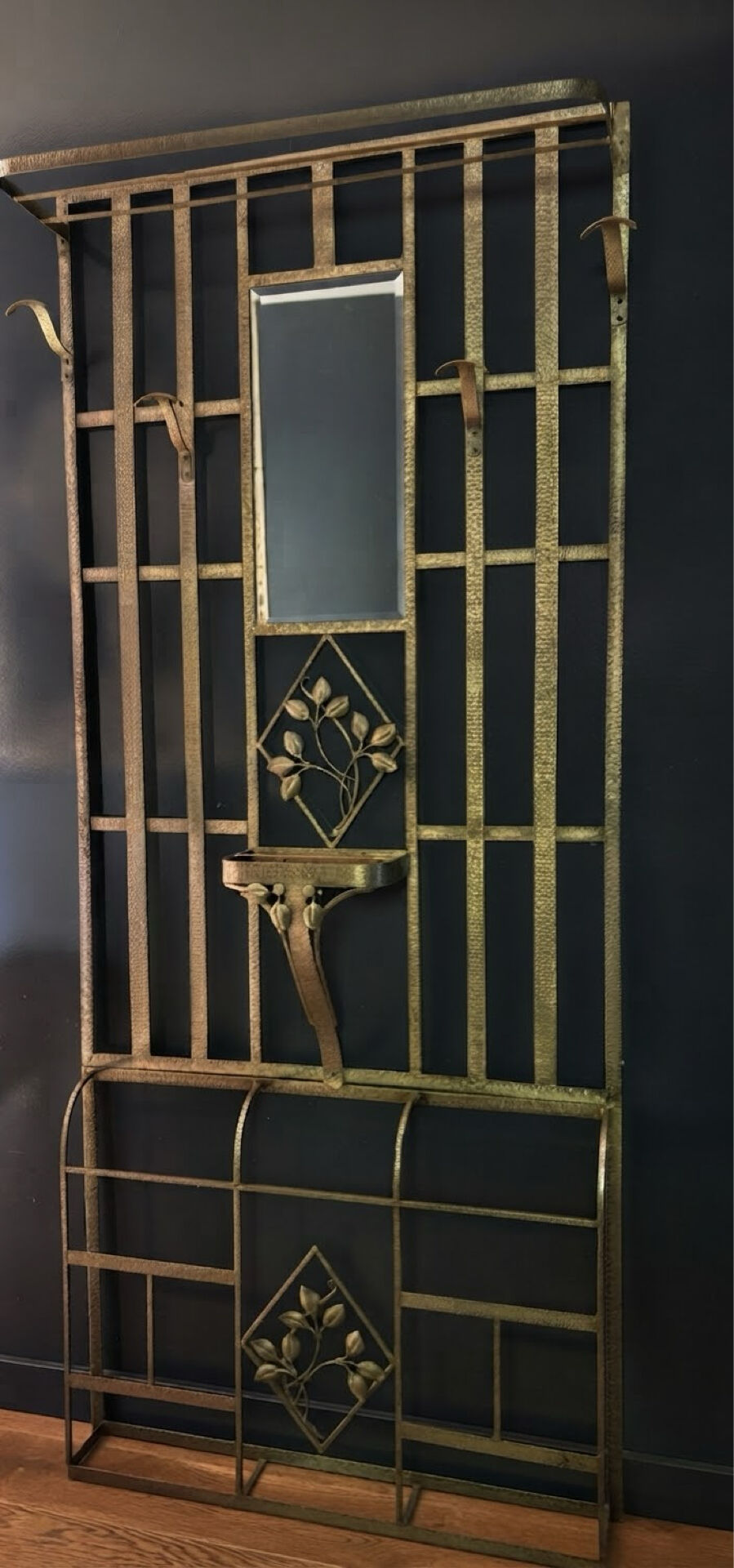 Vestiaire Art Déco en fer forgé avec miroir