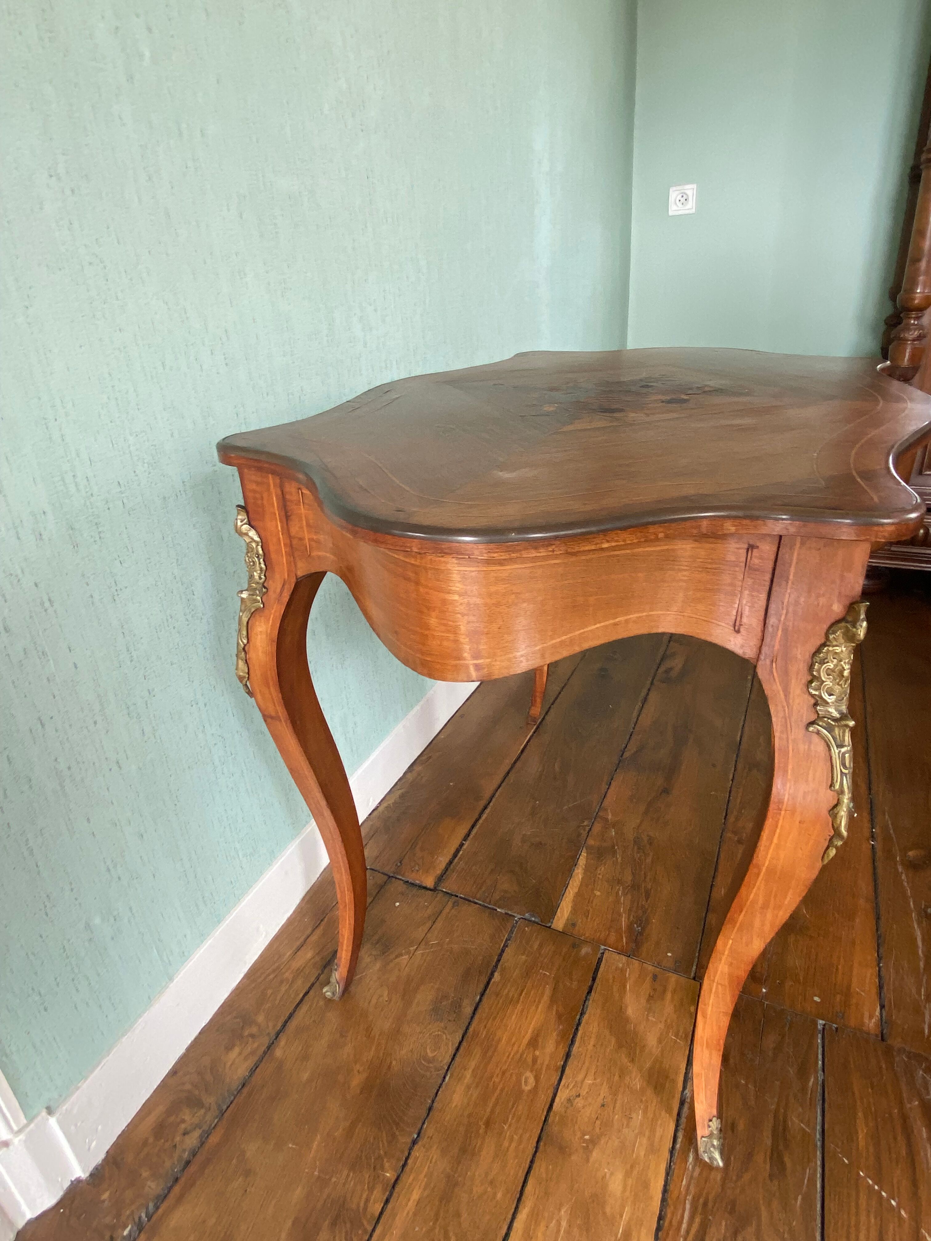 Inlaid Fiddle Table Napoleon III style