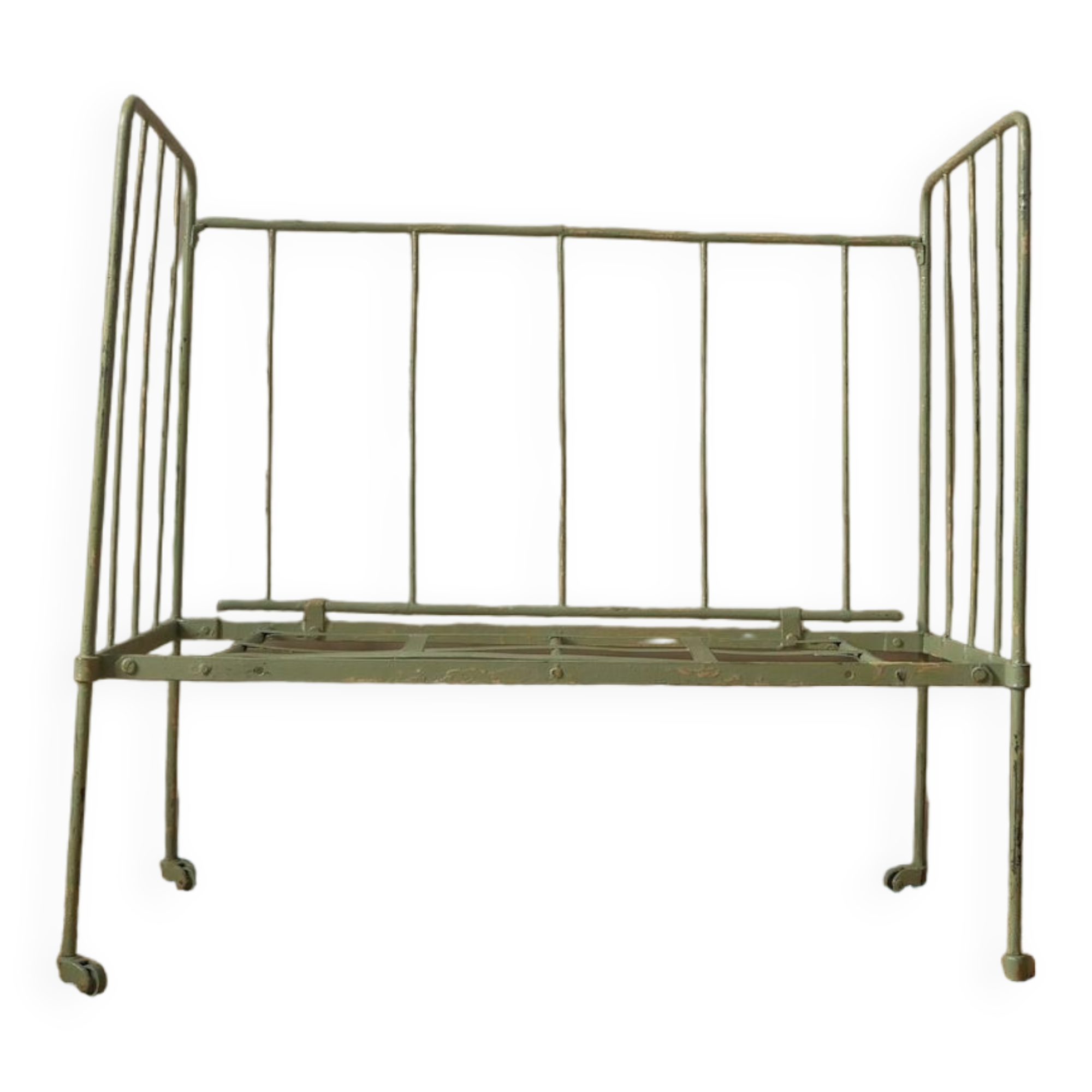 Vintage metal daybed for children