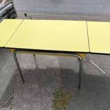 Yellow formica table 60&#39;s 70&#39;s