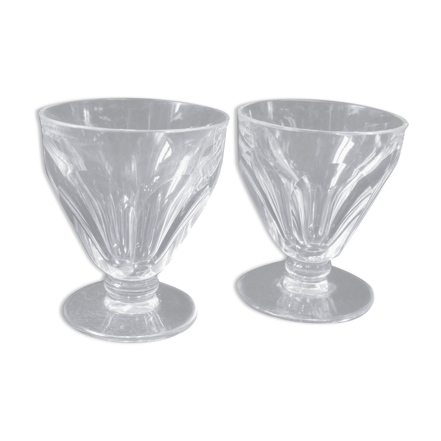 Two small Port glasses in Baccarat crystal