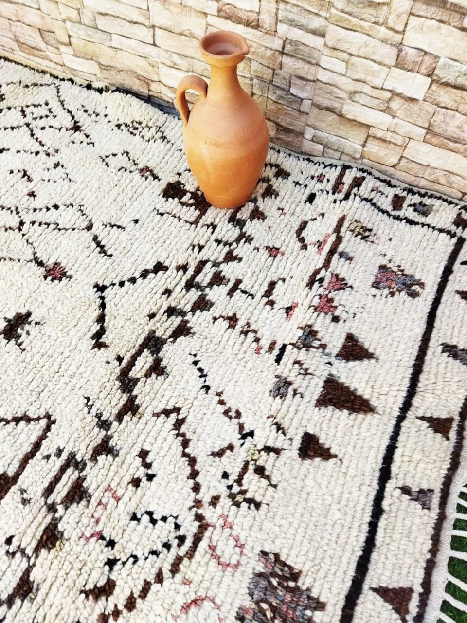 Tapis tribal marocain en laine berbère 262 x 117cm