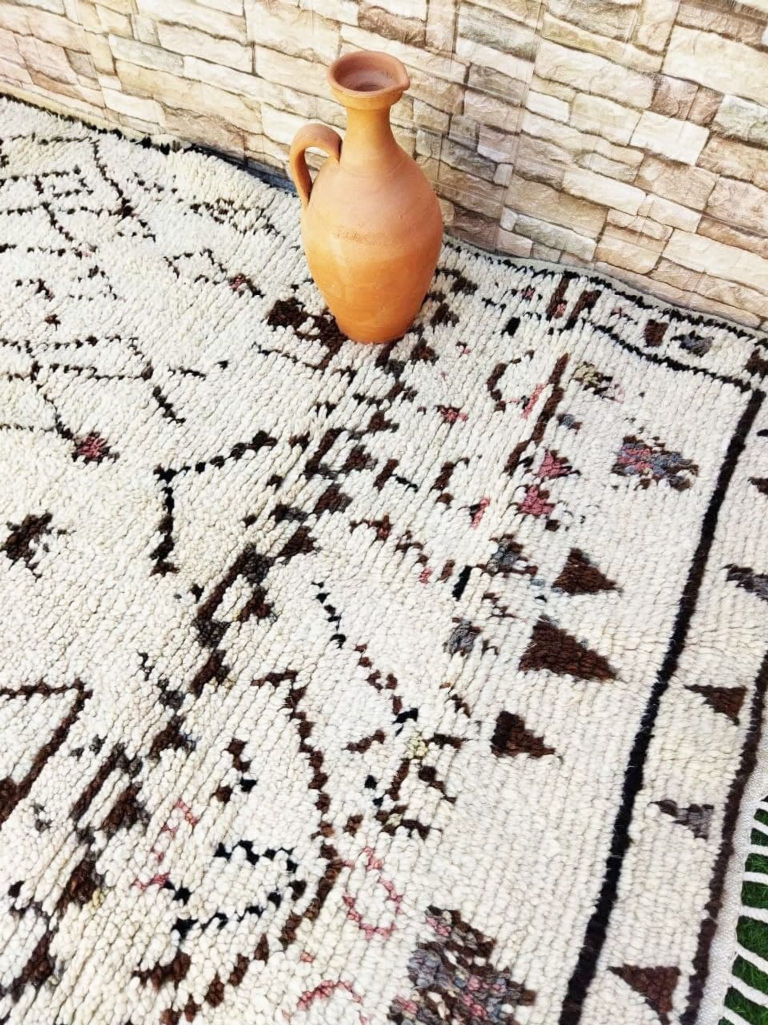 Tapis tribal marocain en laine berbère 262 x 117cm