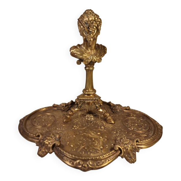 Un briquet à cigares antique en bronze