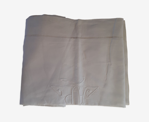 Drap en coton avec jours et monogramme brodé main.