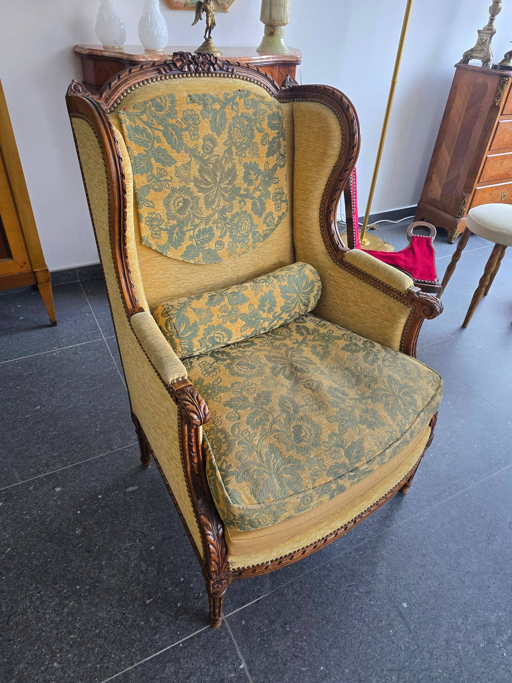 Louis XVI bergère armchairs, late 19th - early 20th century