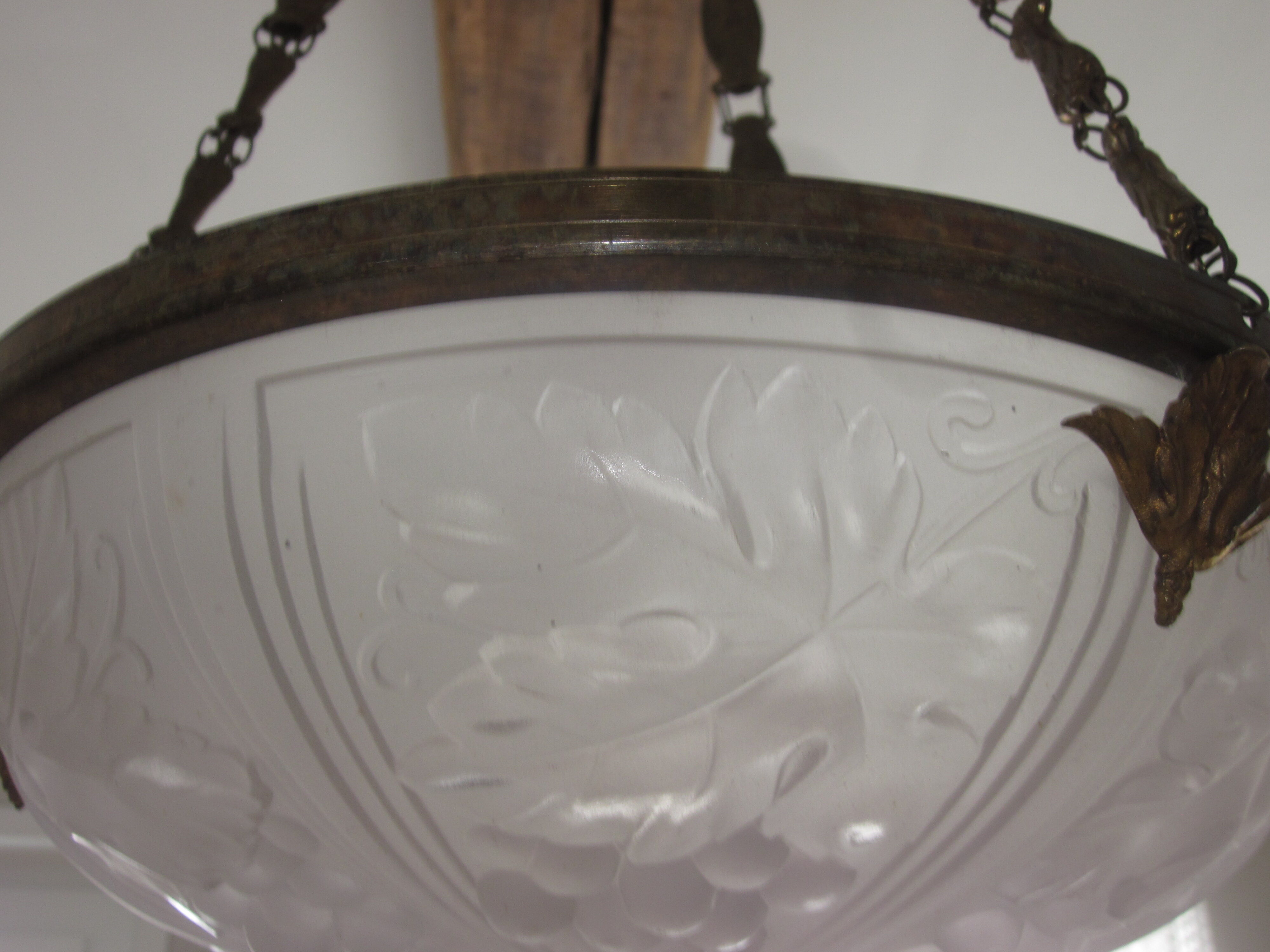 Suspension des annèes 30 en verre moulè