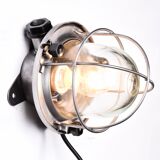 Industrial wall lamp