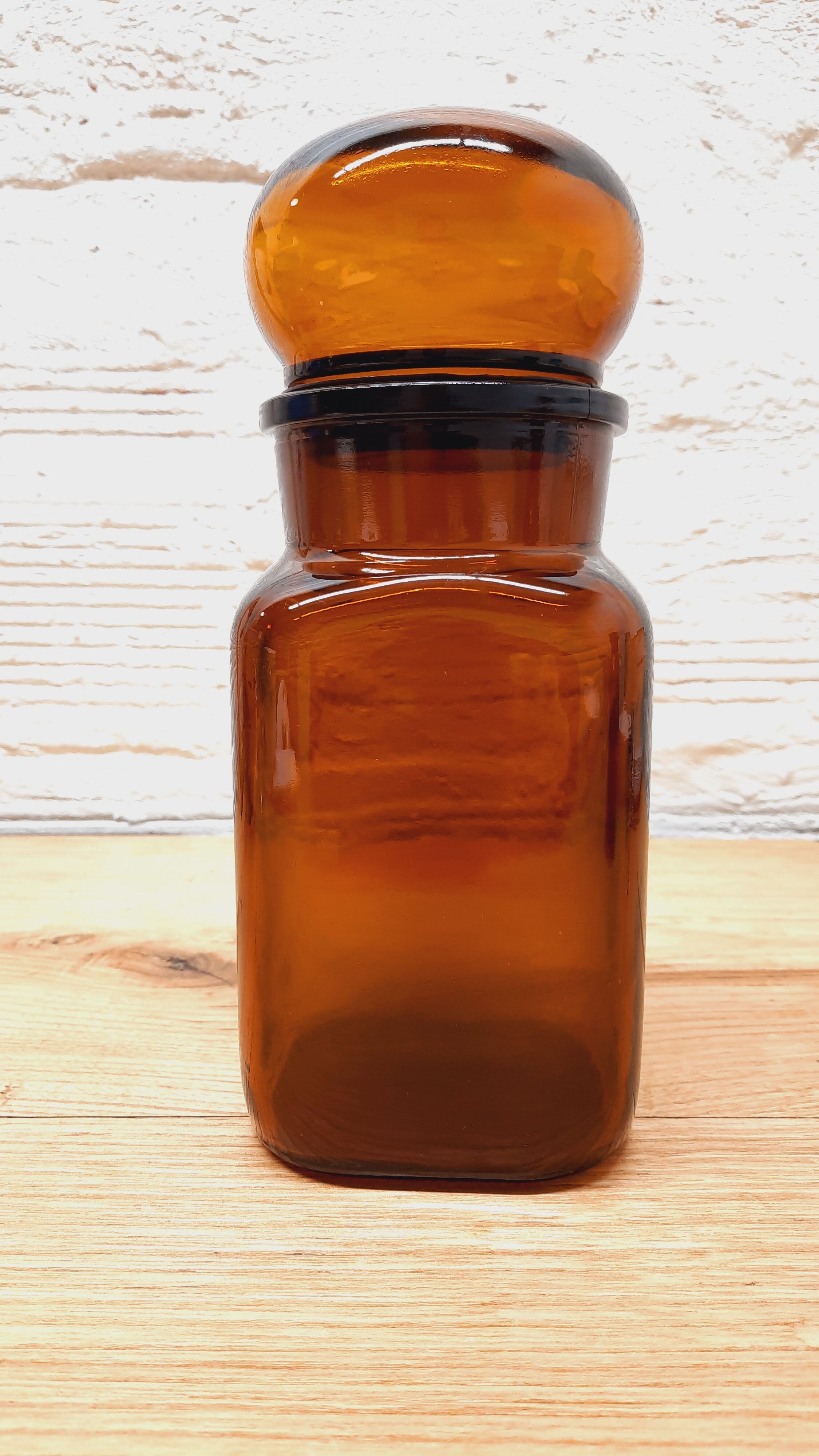 Duo amber glass jars