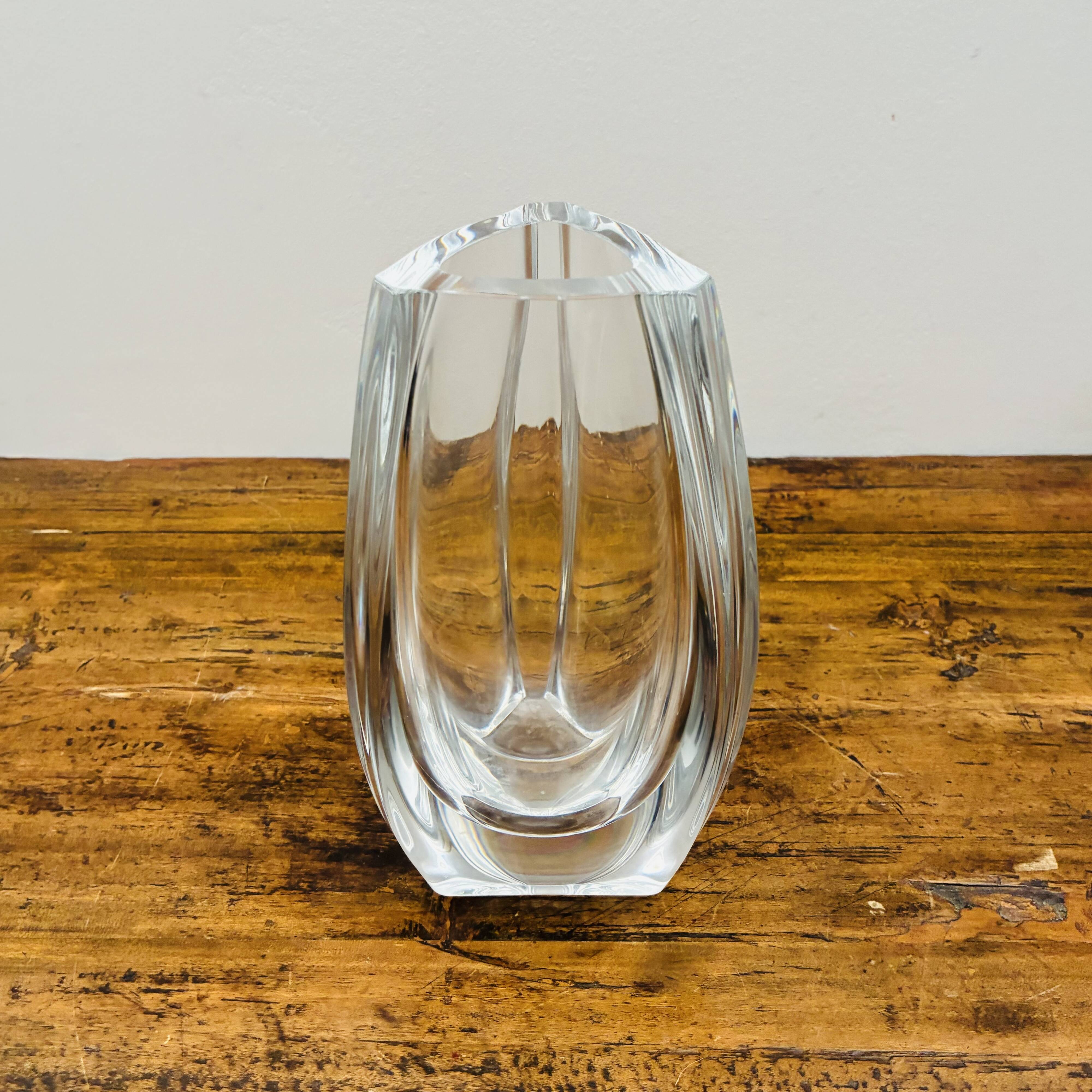 Baccarat crystal vase with gadroons – Collector’s item – Immaculate condition