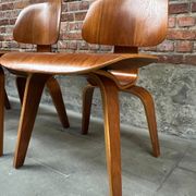 Set of 4 DCW chairs in walnut, Charles & Ray Eames, Herman Miller, 1950s