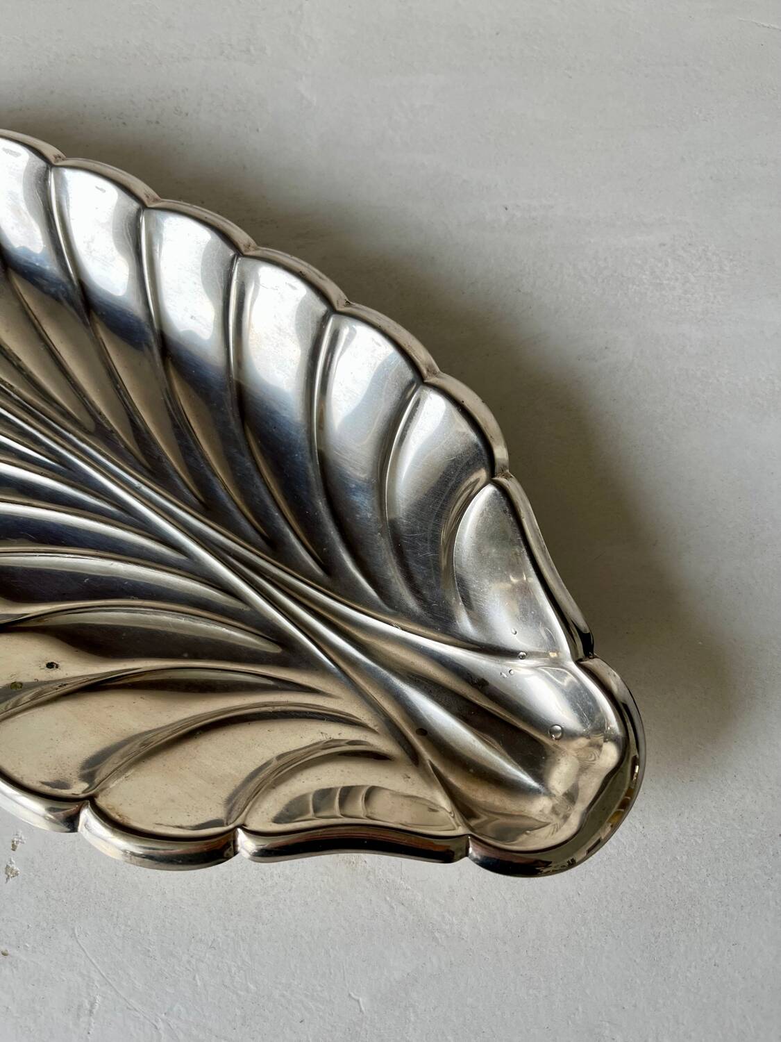 Vintage 70's shell stainless steel tray