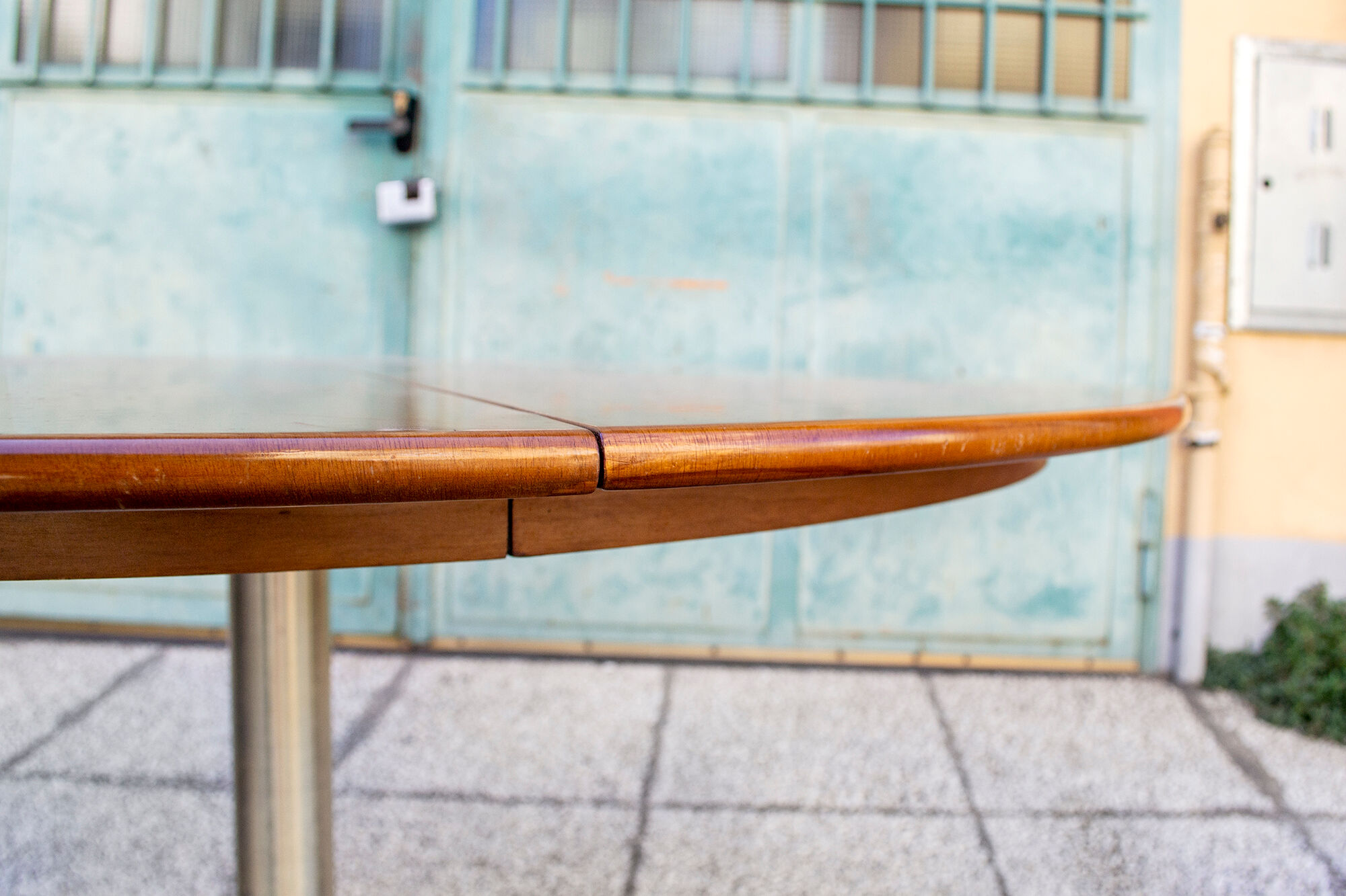Table à manger en aluminium et bois Italie, 70