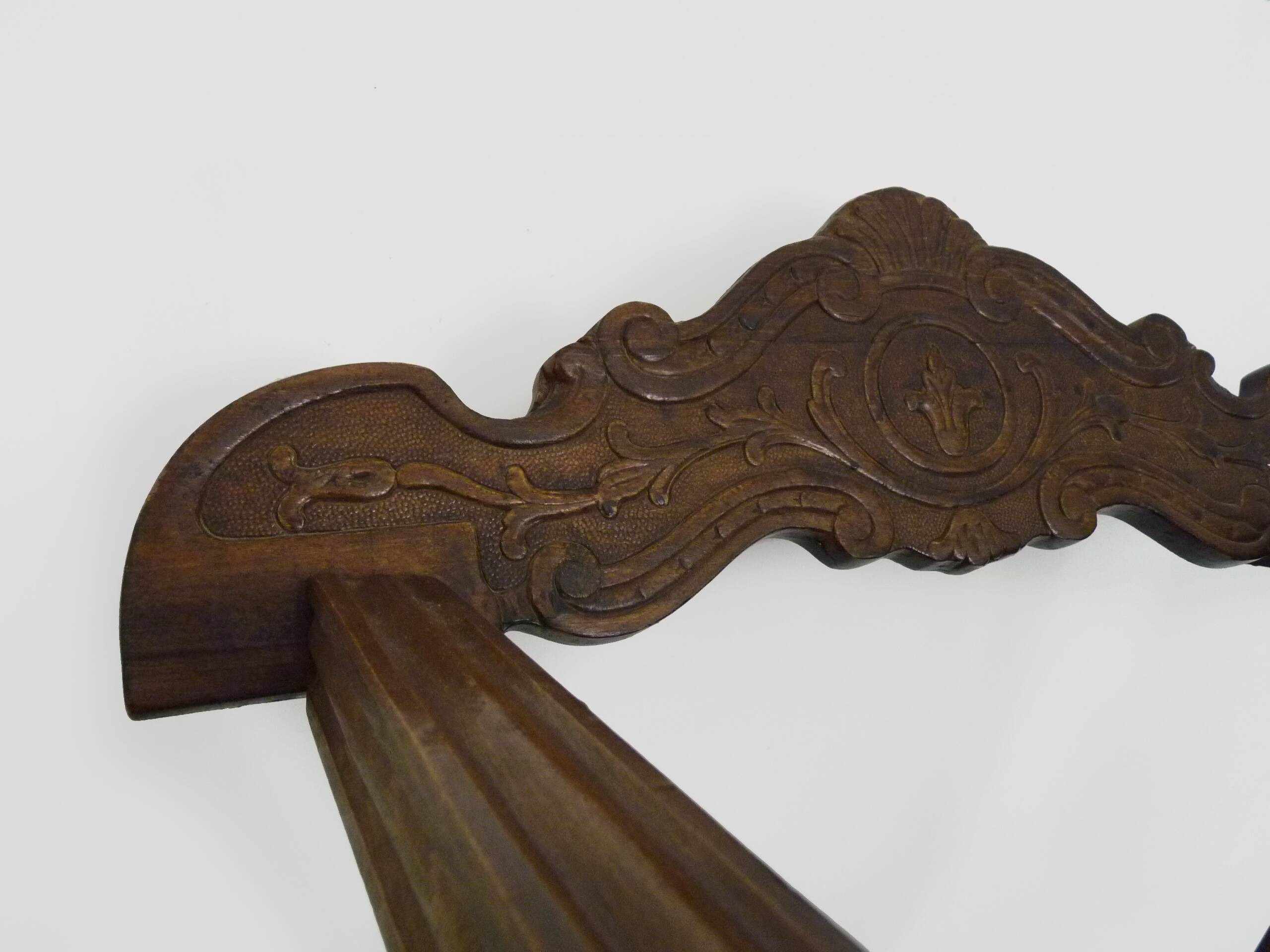Vintage Savonarola chair with lion head, wood, Italy, 1950s