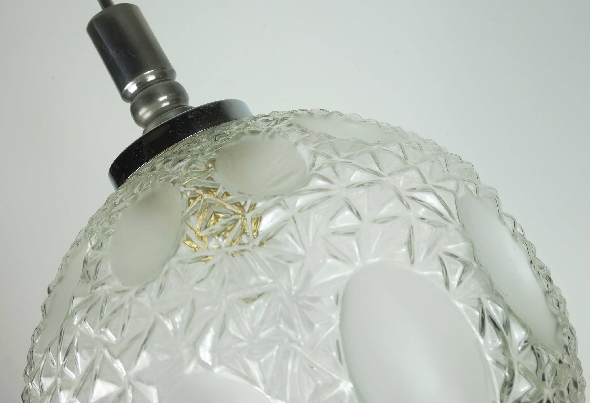 Lustre du milieu du siècle Richard Essig en verre structuré et chrome des années 1960-70.