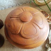Round box with olive wood lid - vintage