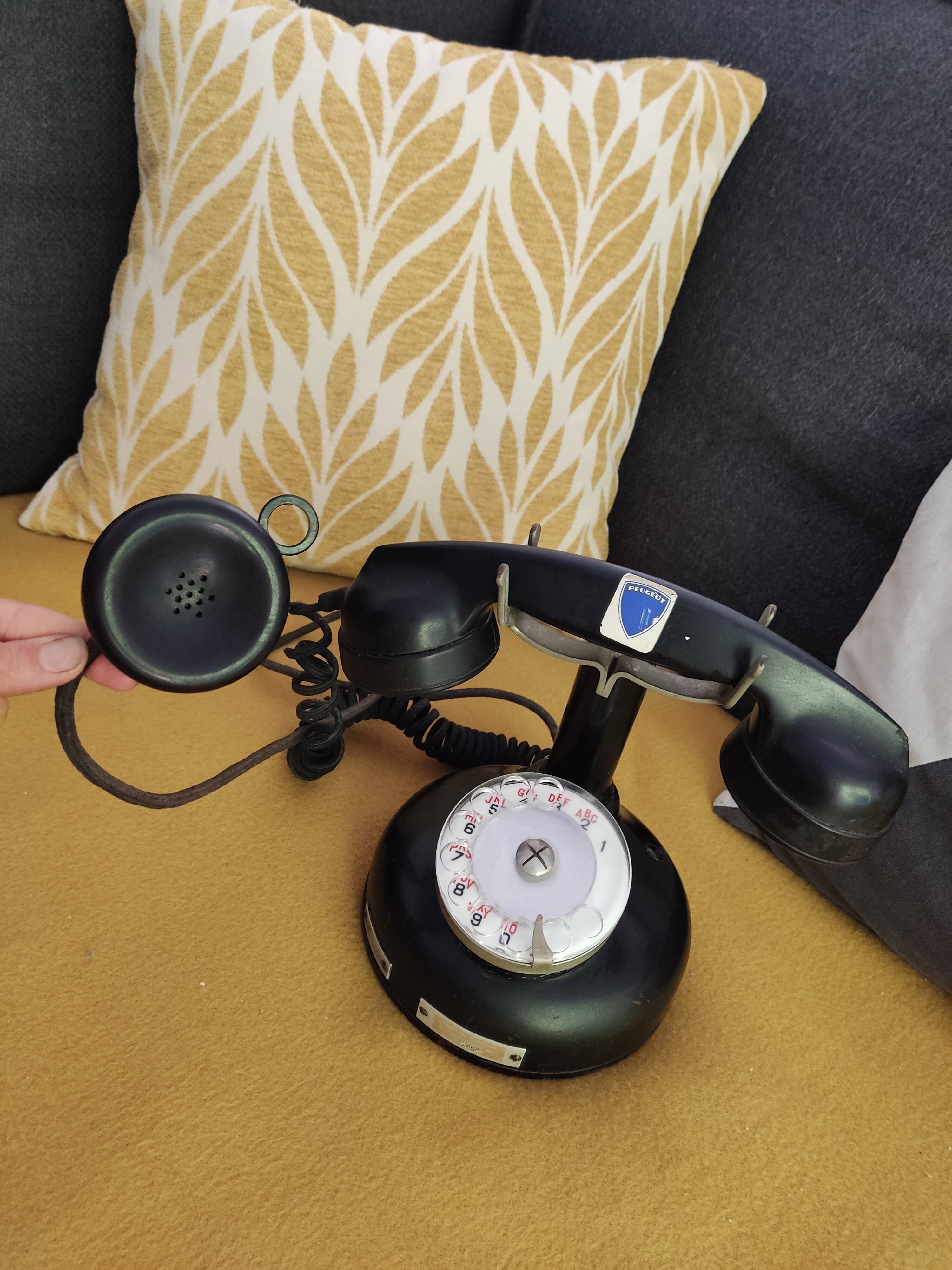 Old peugeot 1930 phone