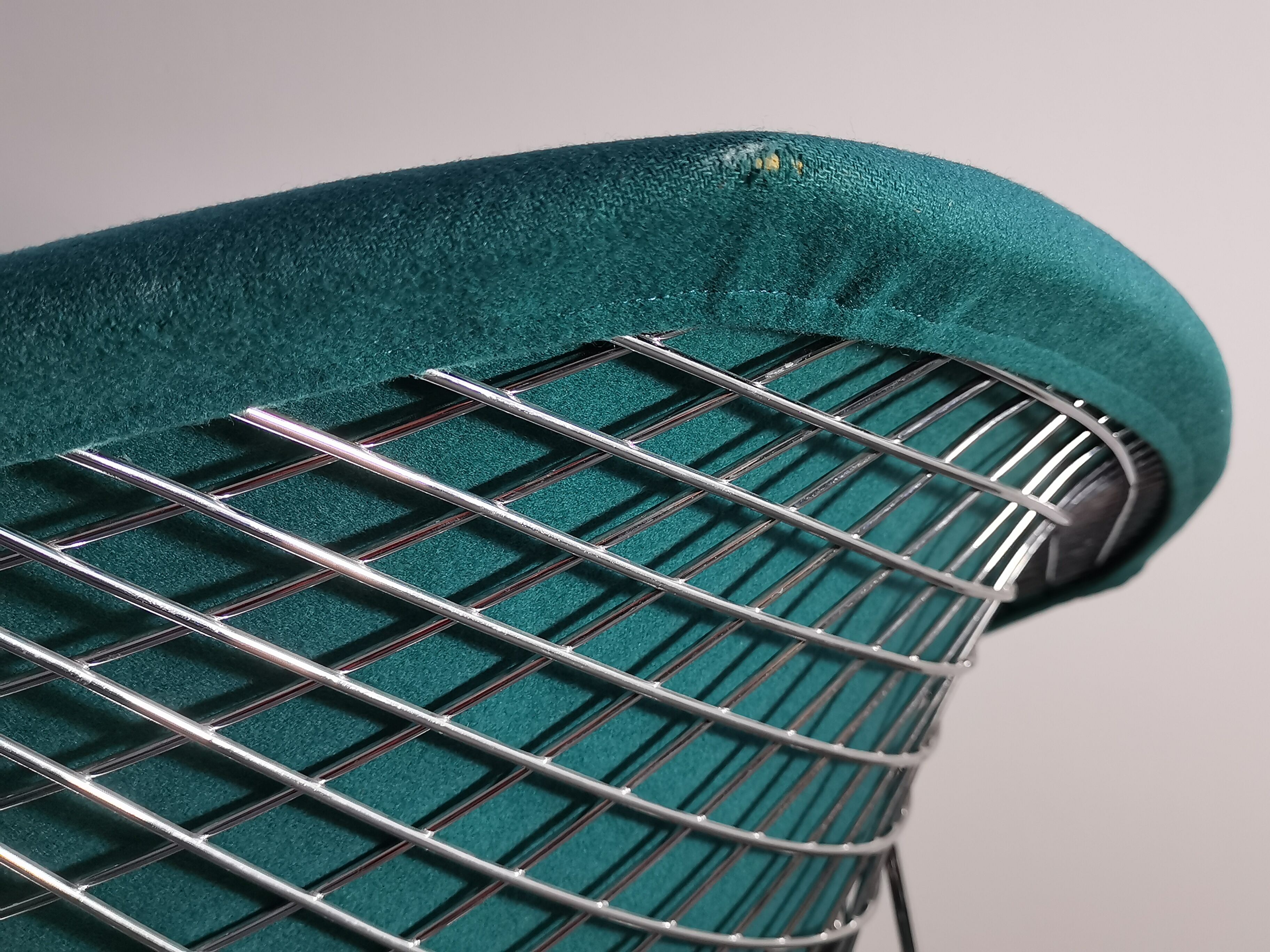 Diamond lounge armchairs by Harry Bertoia for Knoll