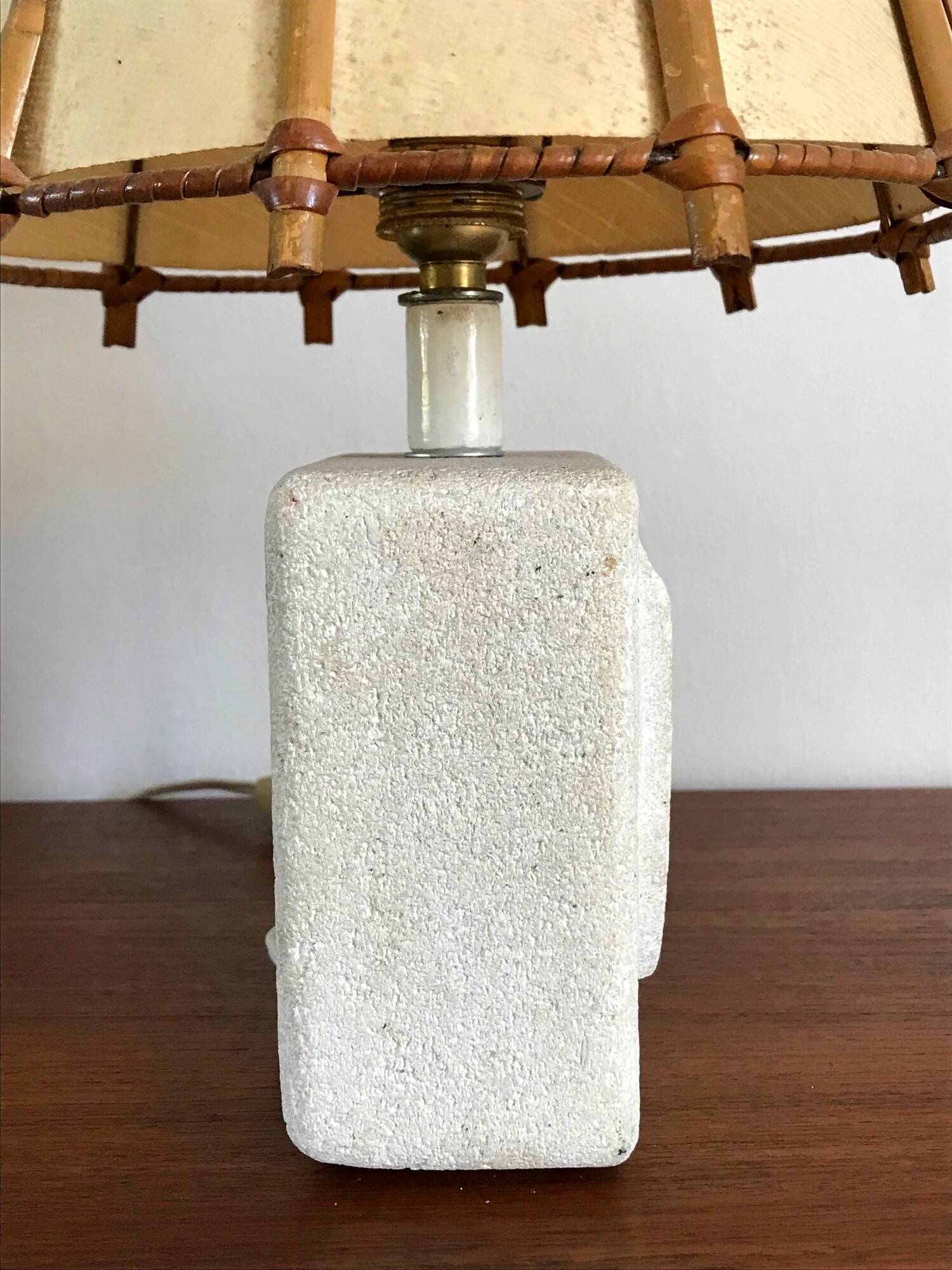 Vintage stone lamp from the Gard from the 70s