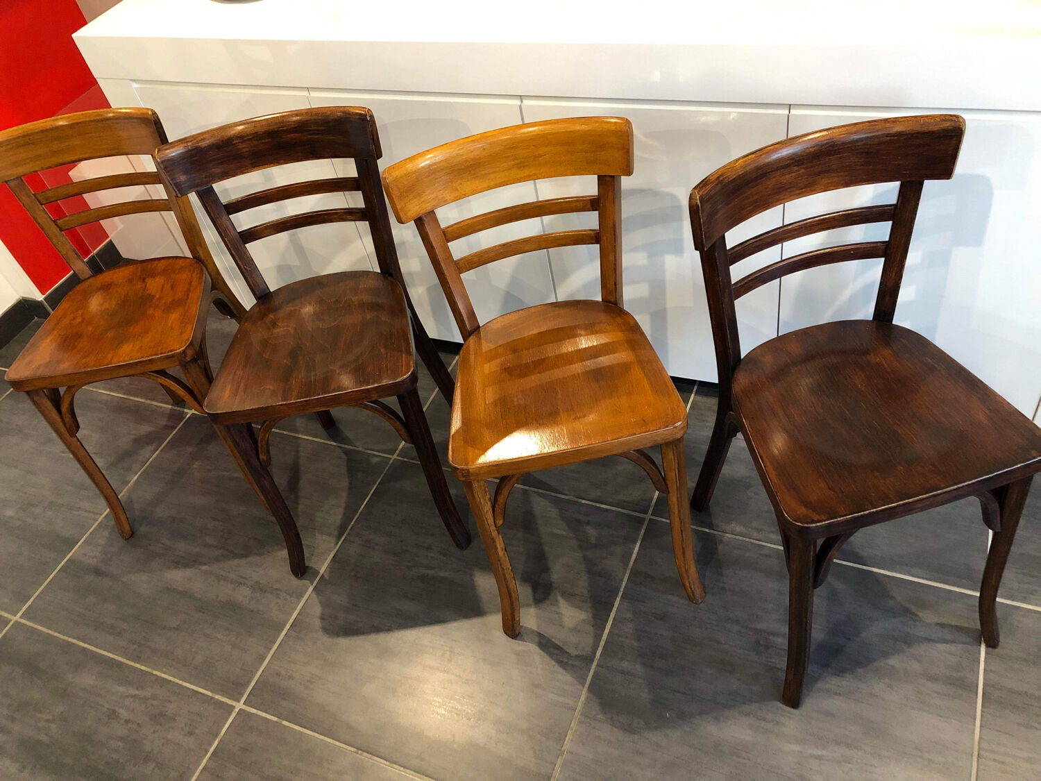 Suite de 4 chaises de bistrot Baumann vintage