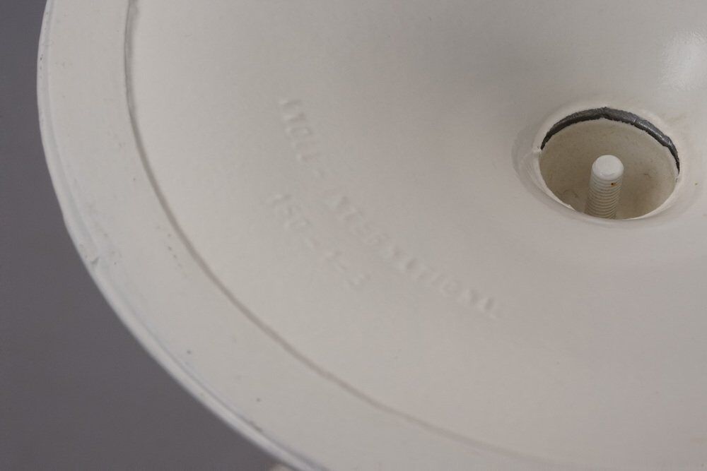 Tulip side table oval by Eero Saarinen for Knoll Inc, 1970s