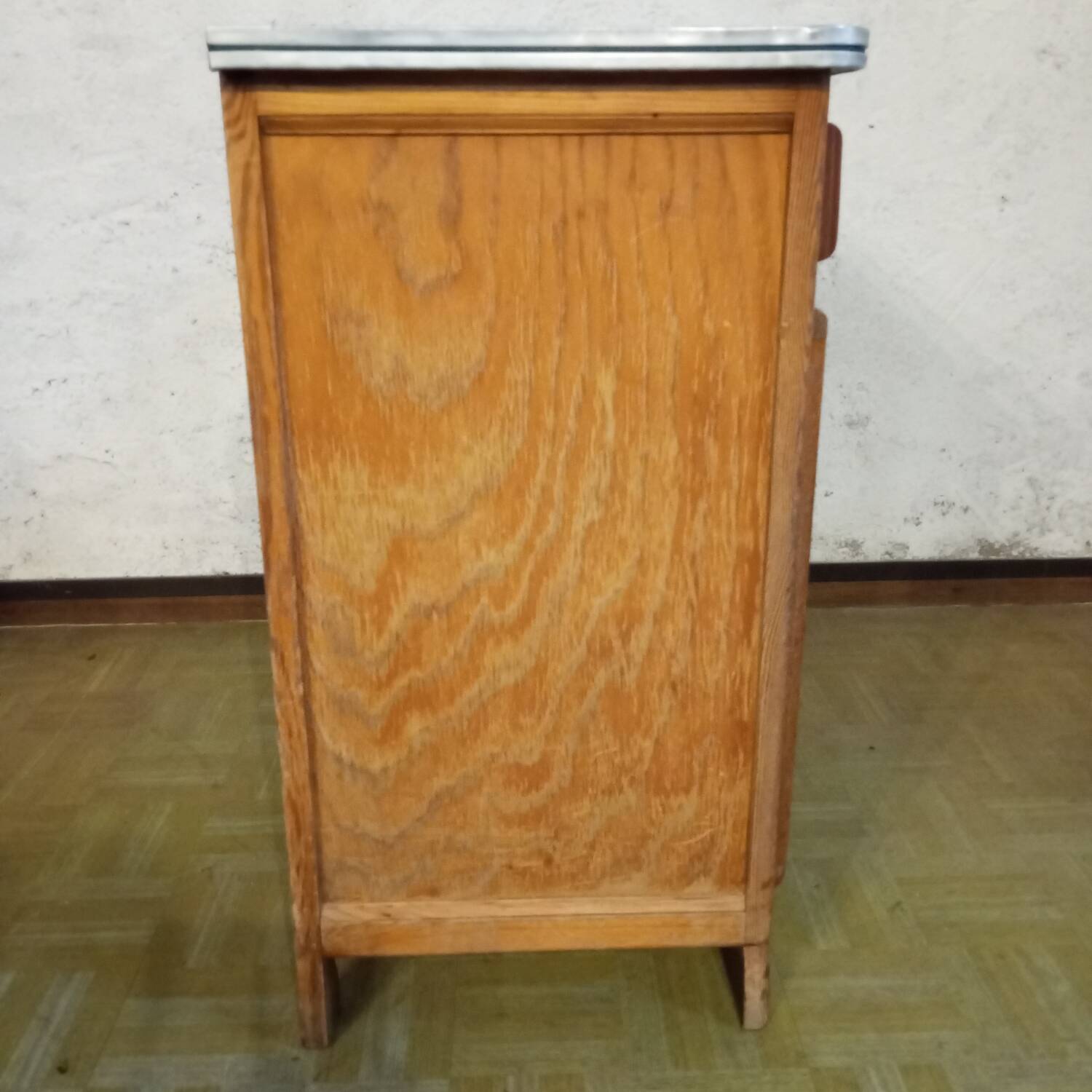 Retro kitchen buffet