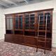 Bibliothèque classique en bois avec vitrine