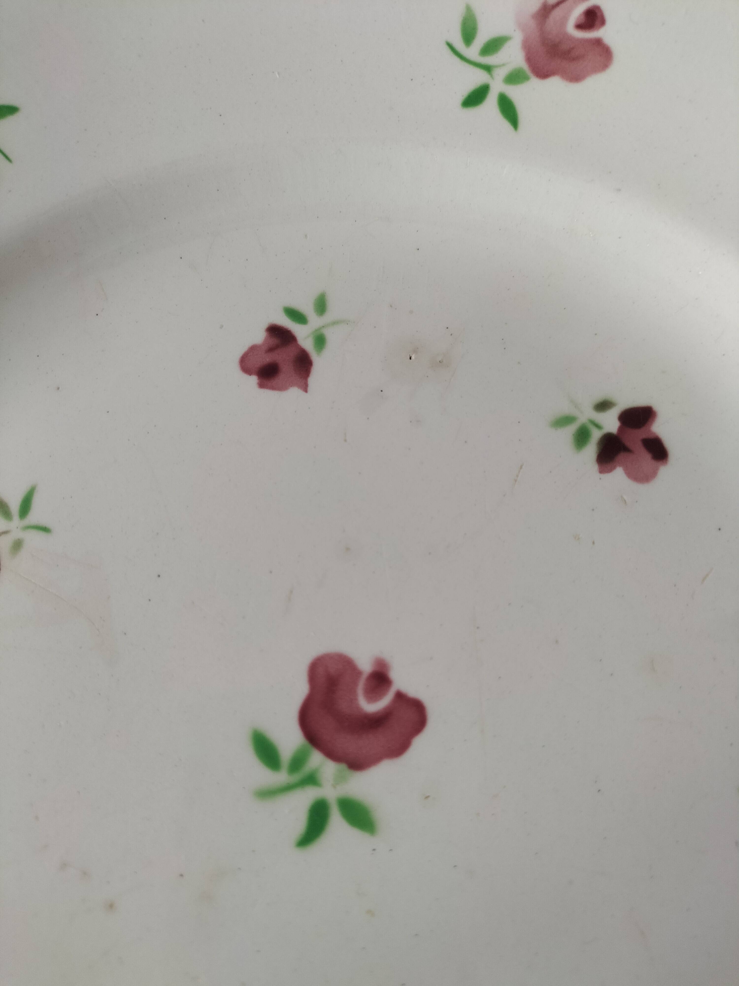 Badonviller dish with floral pattern