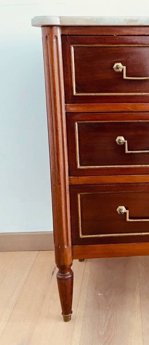 Louis XVI style chest of drawers in mahogany 20th century