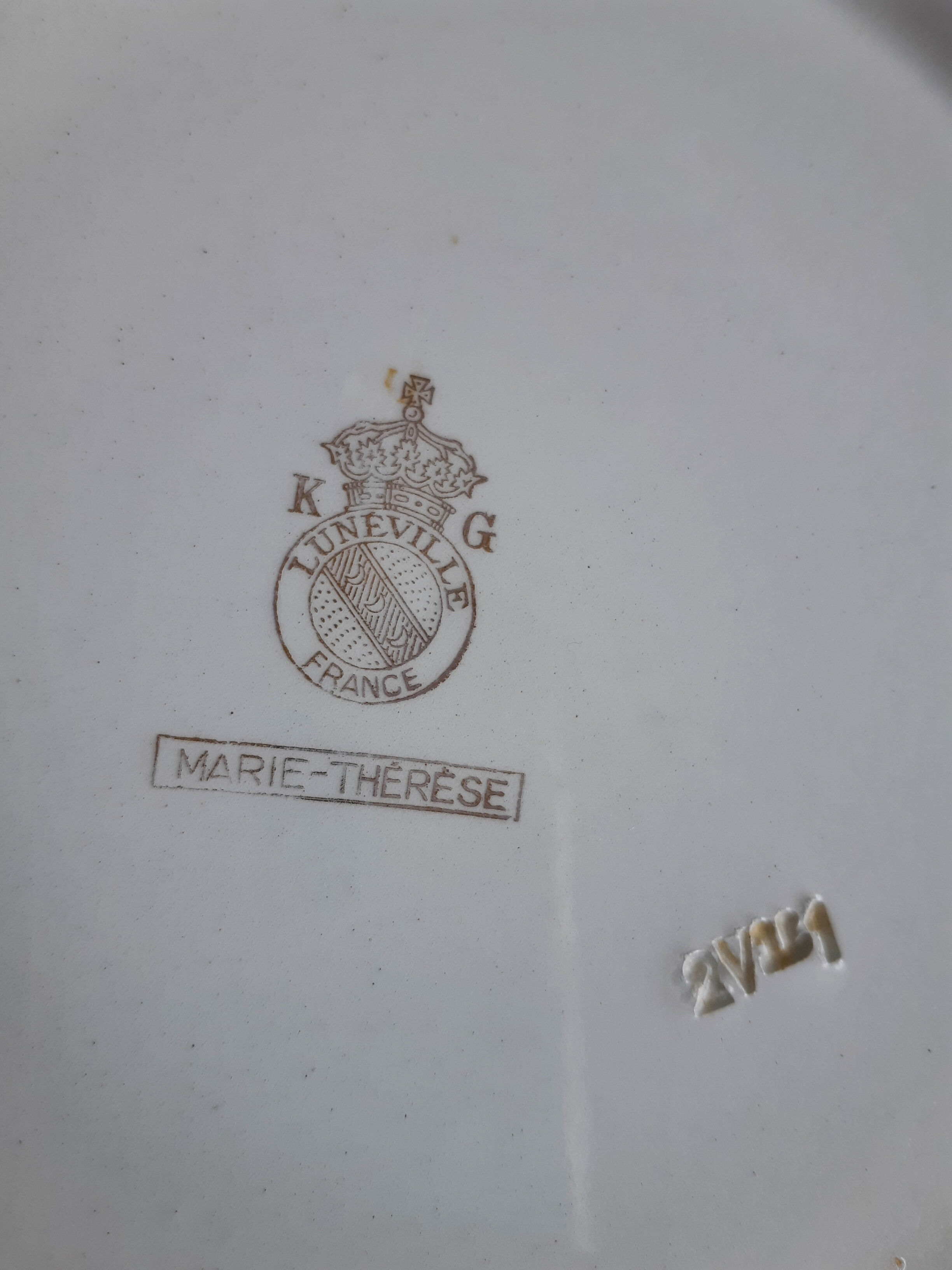 5 assiettes creuses et 1 plat en faience de Lunéville KG Marie-Thérèse