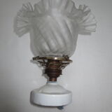 Ancienne applique droite en porcelaine et tulipe en verre