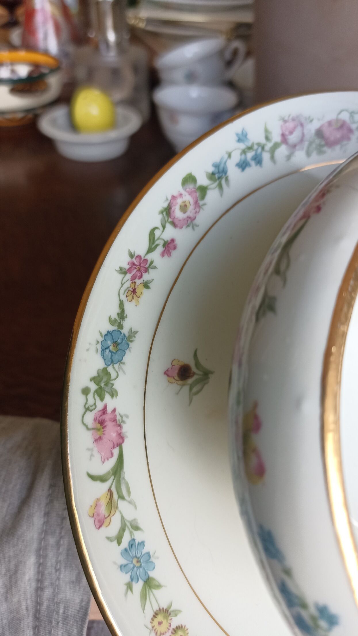 Saucière sur dormant fixe en porcelaine de Limoges - Porcelaine Limousine