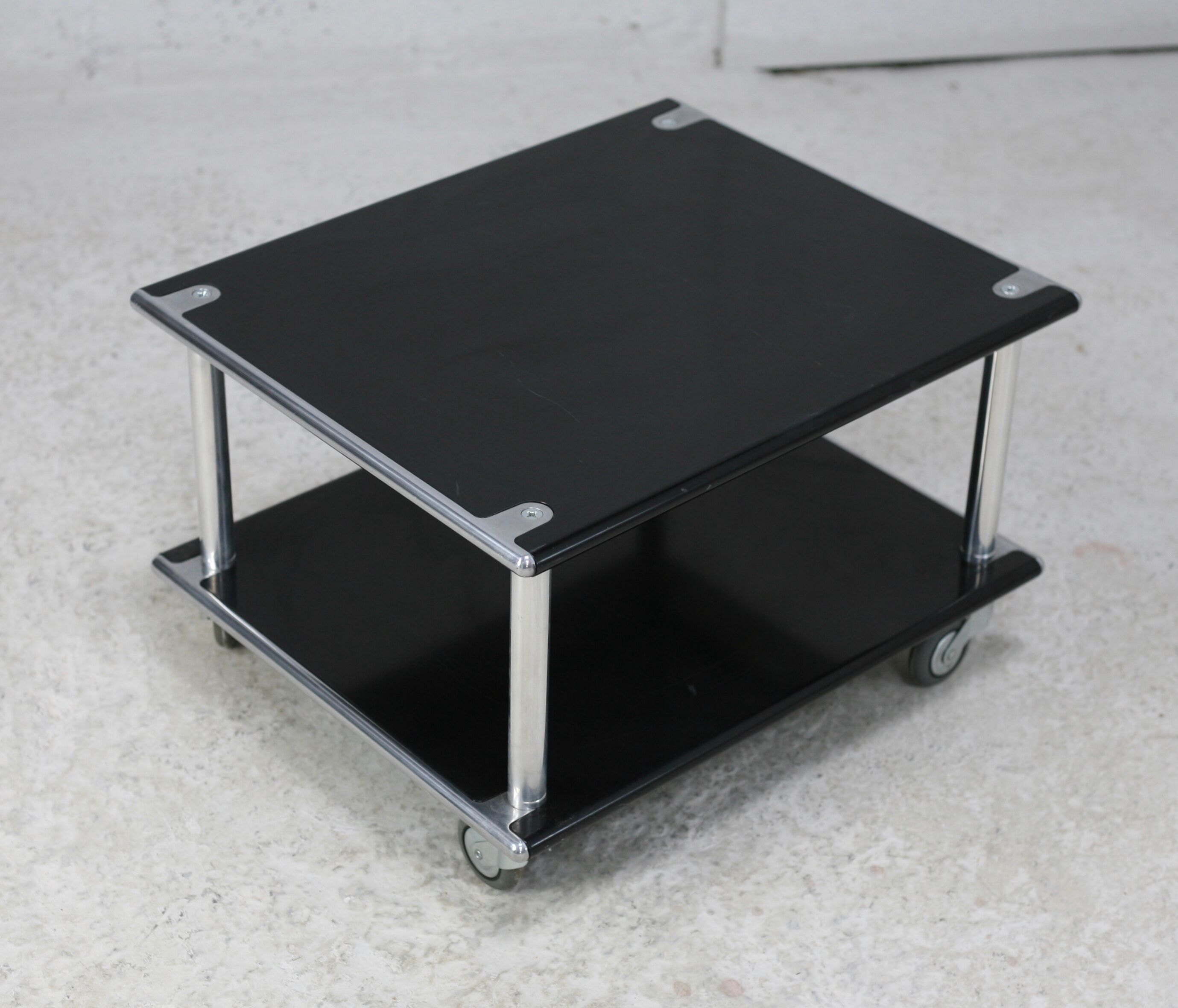 Coffee table "space age" in black lacquered steel
