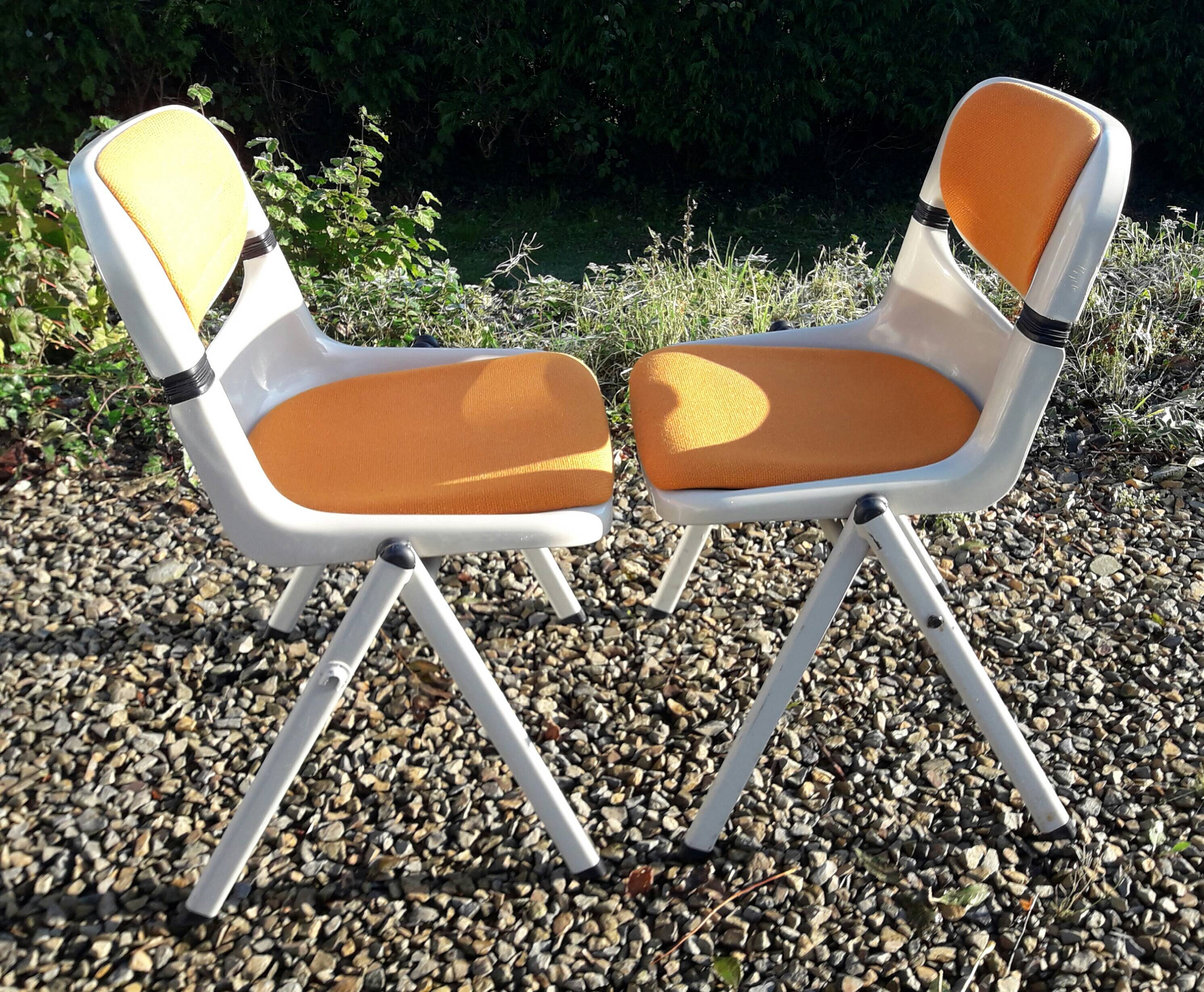 Duo of Dorsal chairs by E Ambasz and G Piretti in 1990