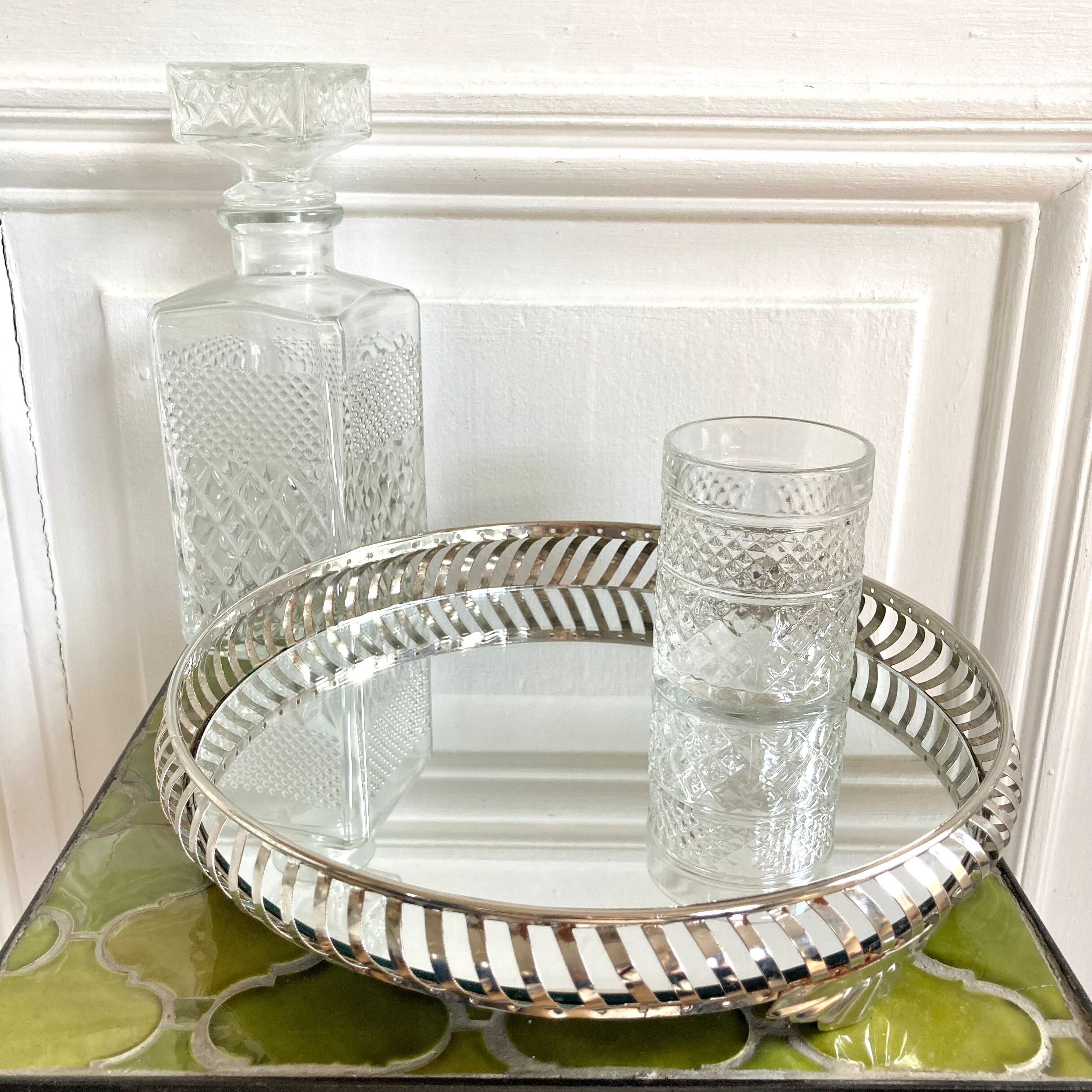 Openwork metal round mirror top