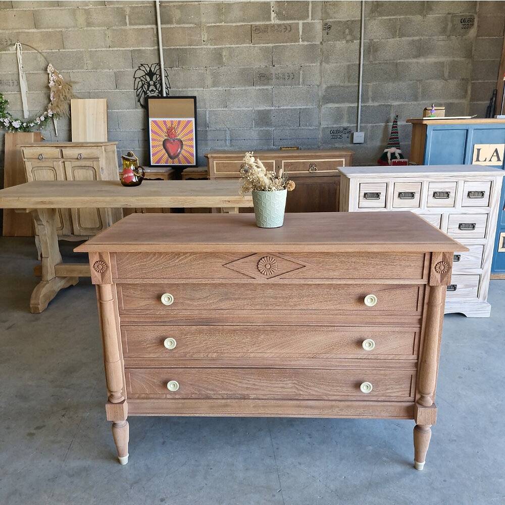 Mahogany chest of drawers – reinterpreted Louis XVI style