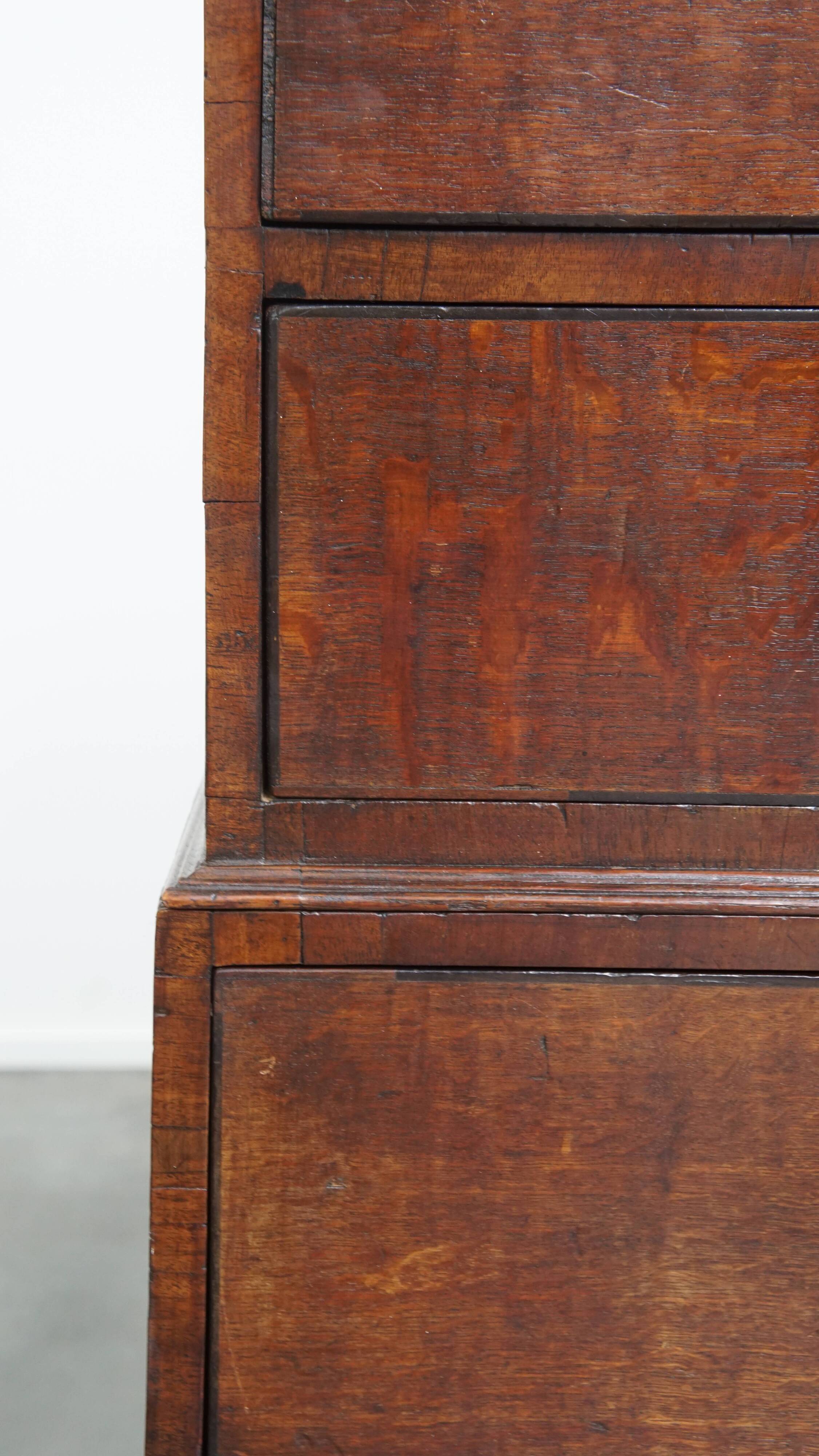 Antique English Chest of Drawers / Chest-on-Chest from the 18th Century