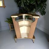 Lounge bar