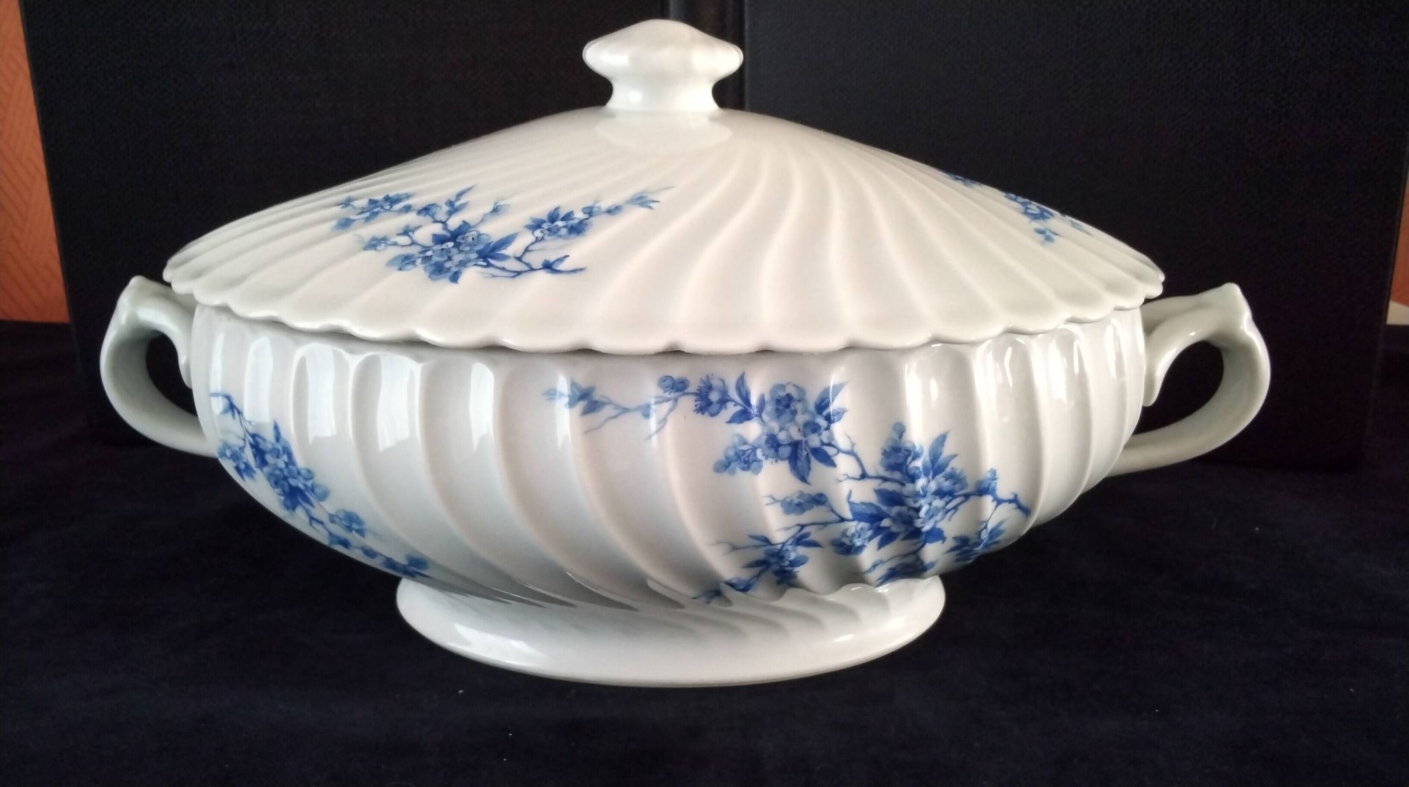 Soupière en porcelaine de Limoges  Haviland
