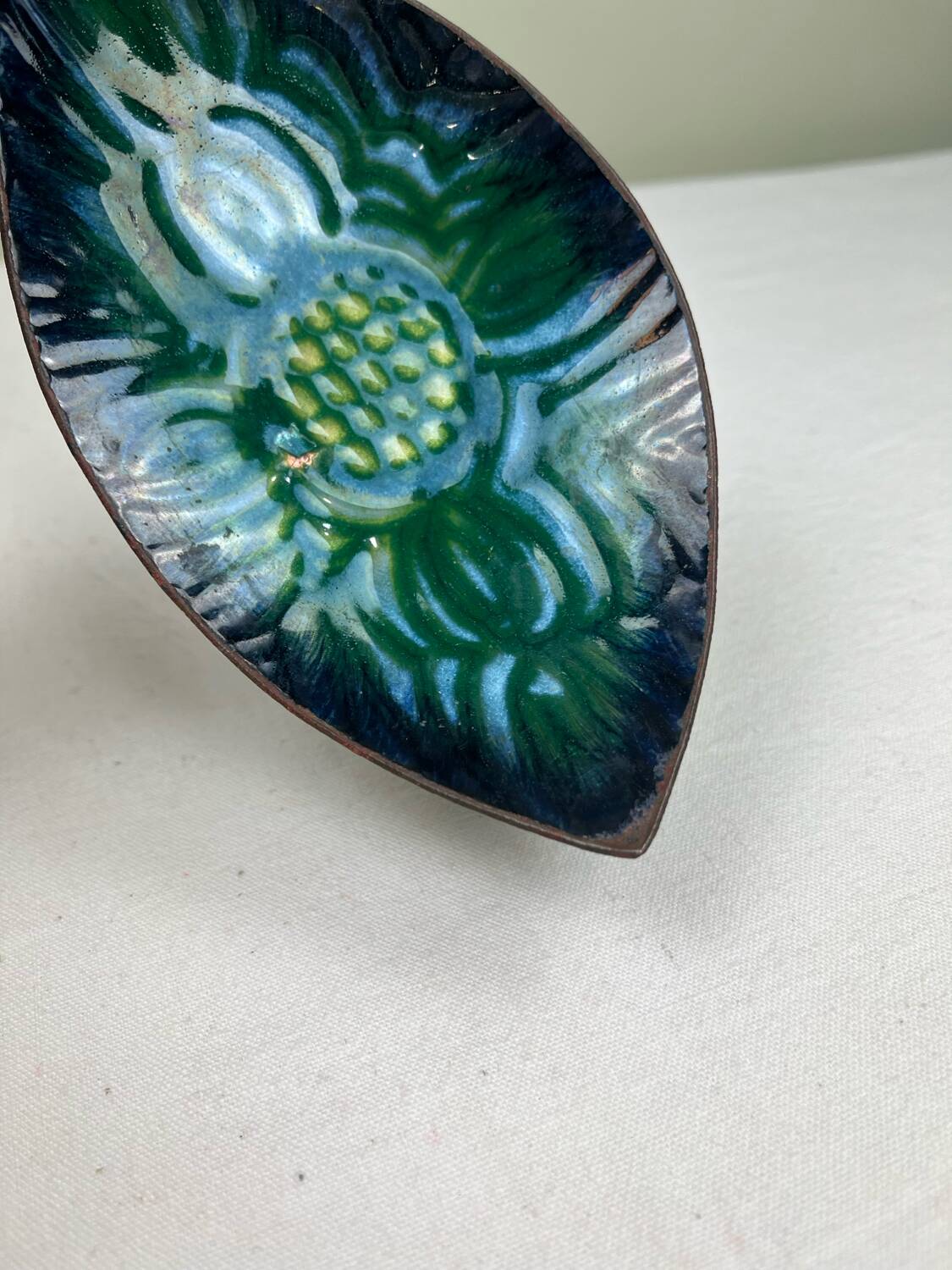 Enameled copper pocket emptier